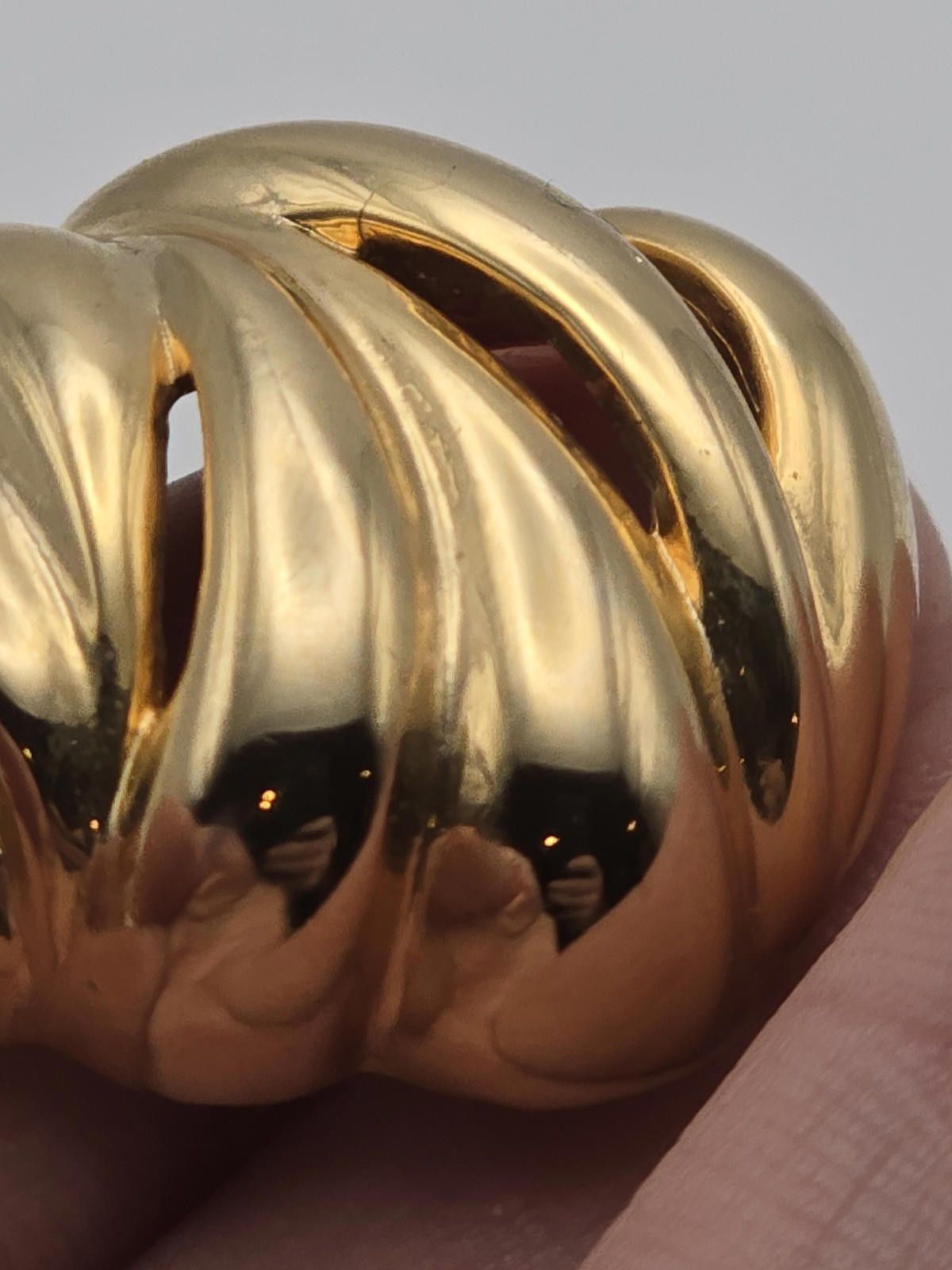 Givenchy Vintage Givenchy Gold-Tone Twist Prong Earrings Bold Twisted Size ONE SIZE - 4 Thumbnail