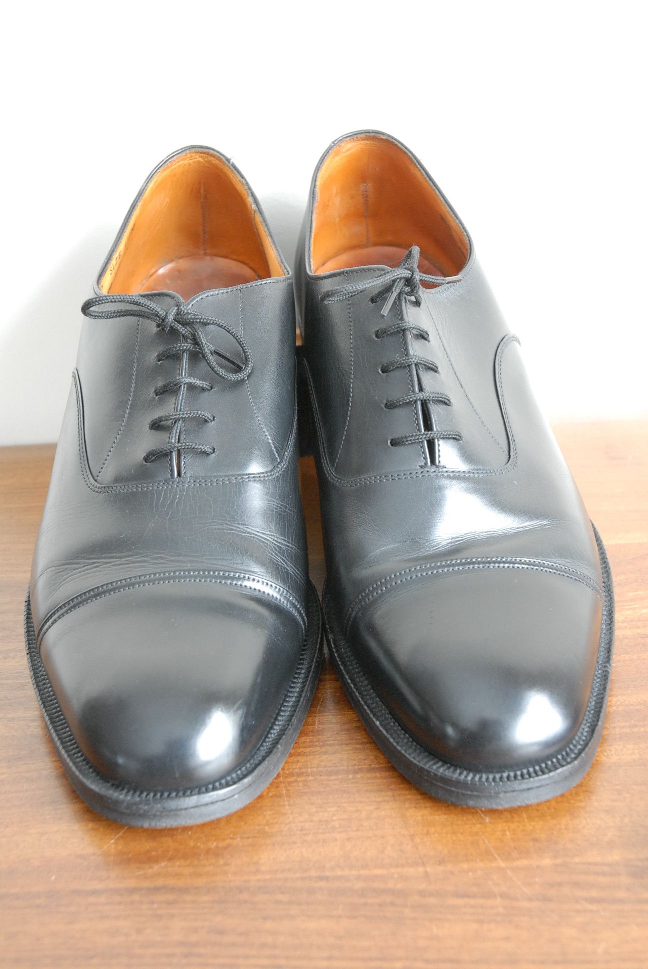 Sanders Cap toe Oxford dress shoe, England, Goodyear Welted Size US 12 / EU 45 - 3 Thumbnail
