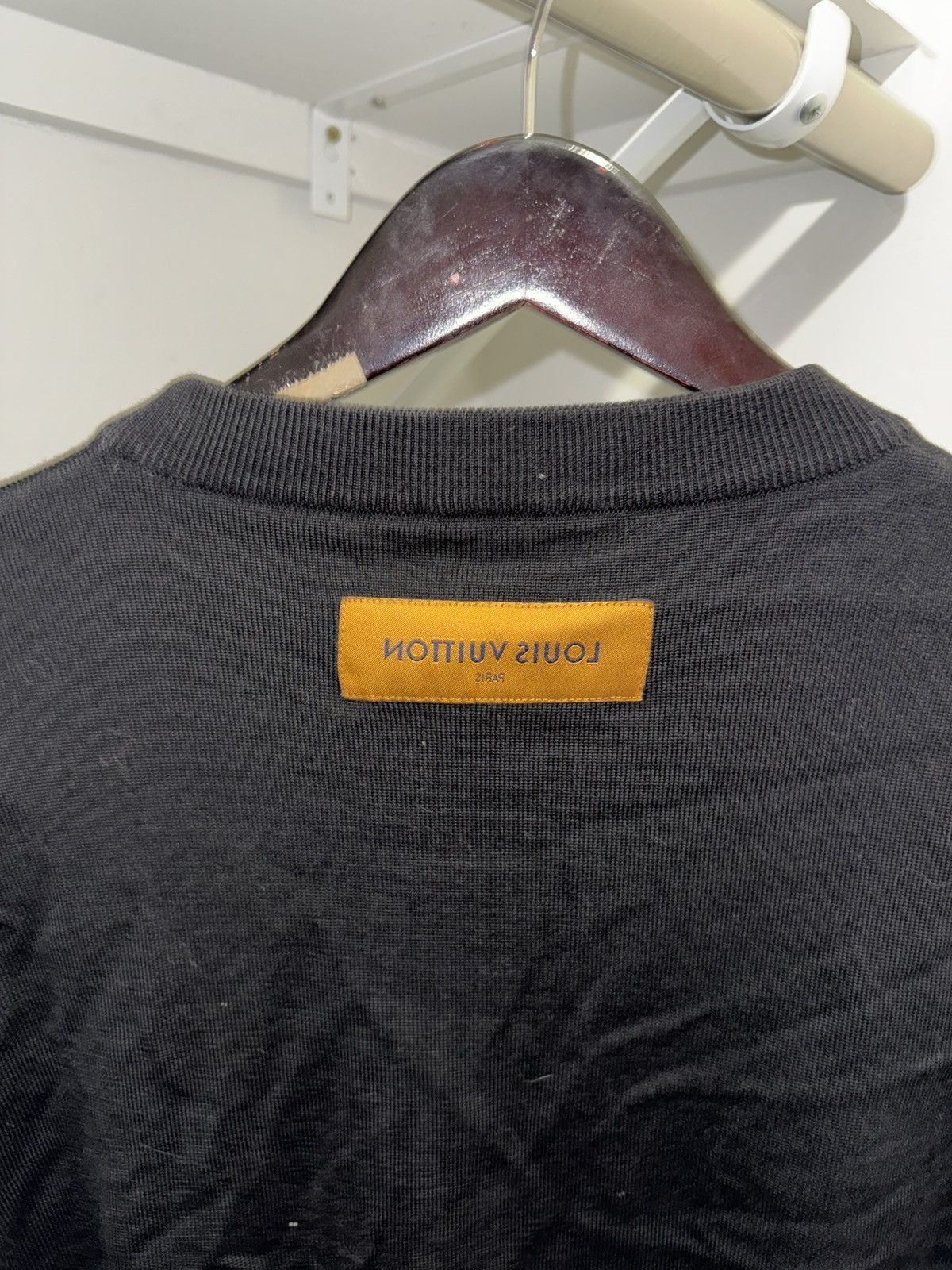 Louis Vuitton Louis vuitton uniform logo patch knit crewneck in black Size US S / EU 44-46 / 1 - 2 Thumbnail