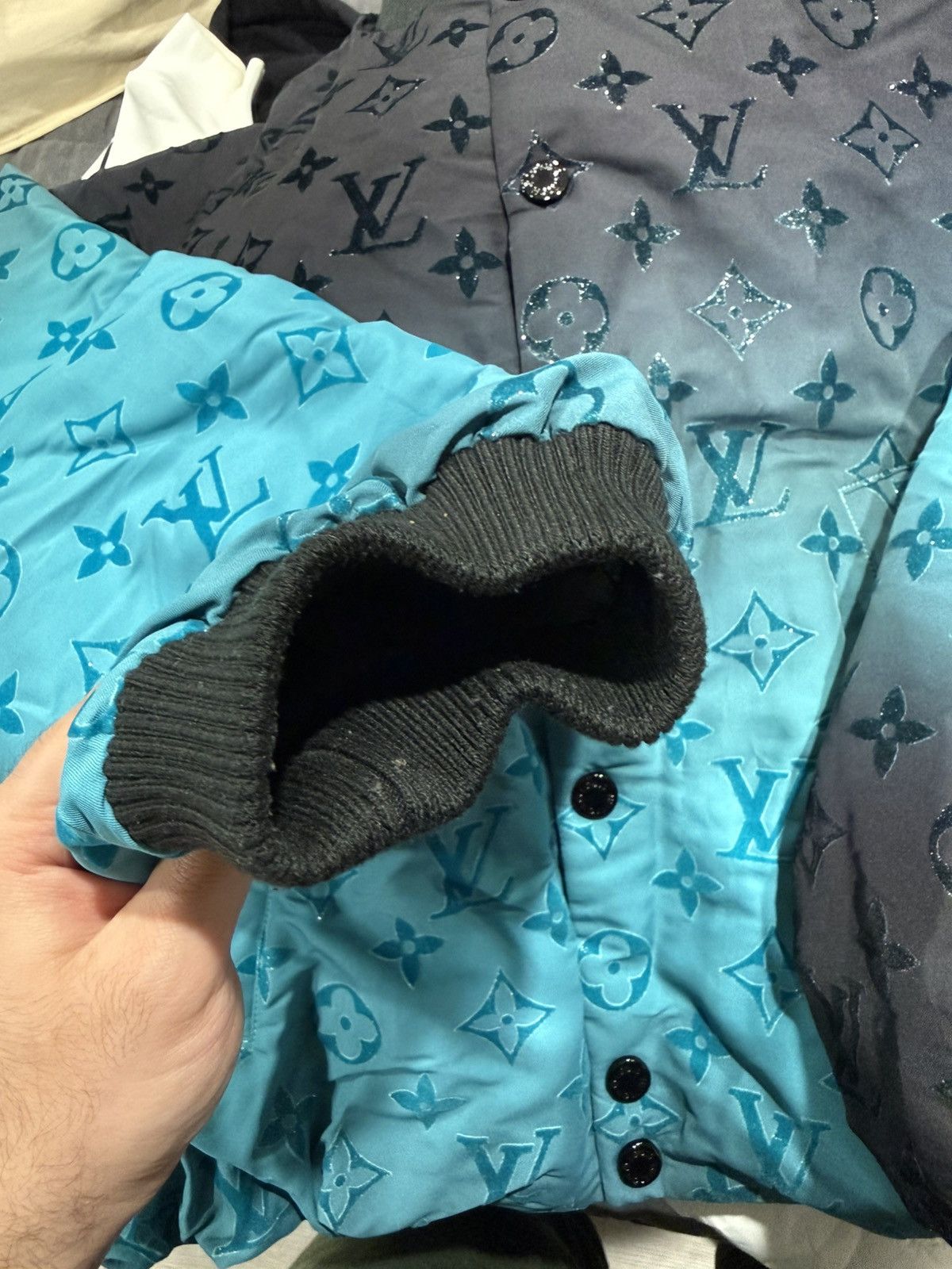 Louis Vuitton Louis Vuitton Gradient Flocked Monogram Bomber Jacket Size US M / EU 48-50 / 2 - 9 Thumbnail