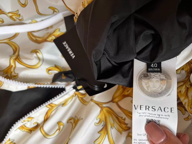 Versace Versace Baroque women's trench coat with yellow baroque pa Size L / US 10 / IT 46 - 3 Thumbnail