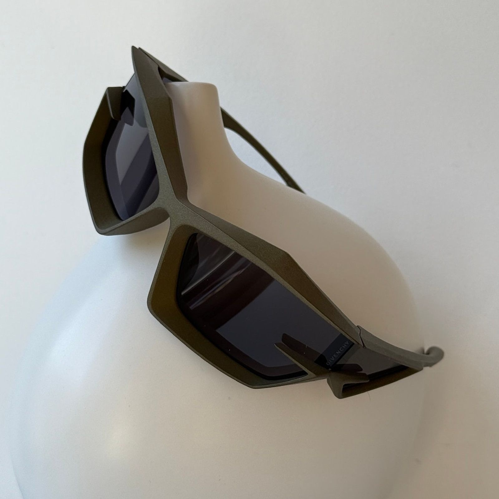 Givenchy NEW Givenchy GV40049U Cut Mask Khaki Green Sunglasses Size ONE SIZE - 1 Thumbnail