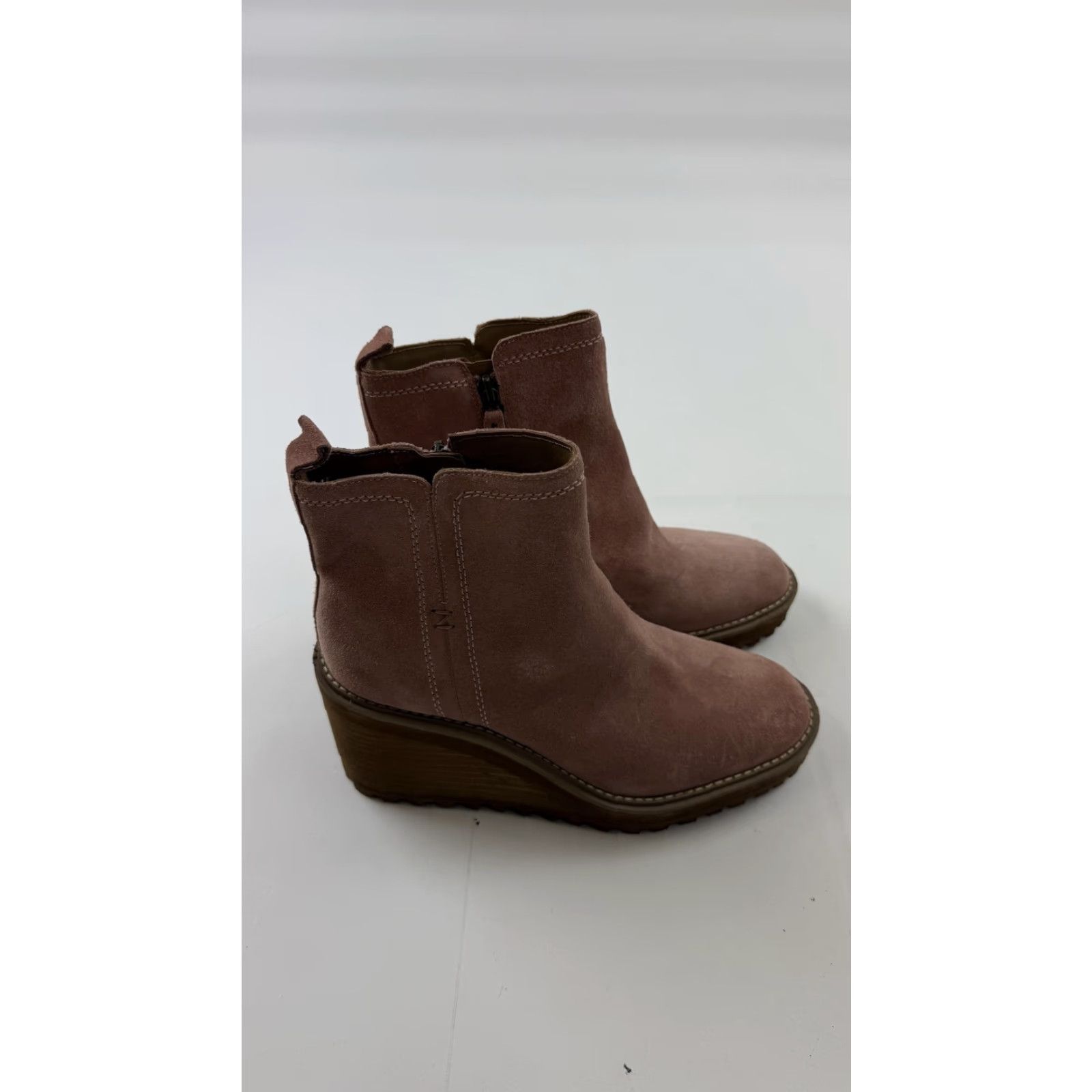 Zodiac Julie Boots Womens Size 9 Pink Leather Ankle Wedge Booties Lug Sole Boots