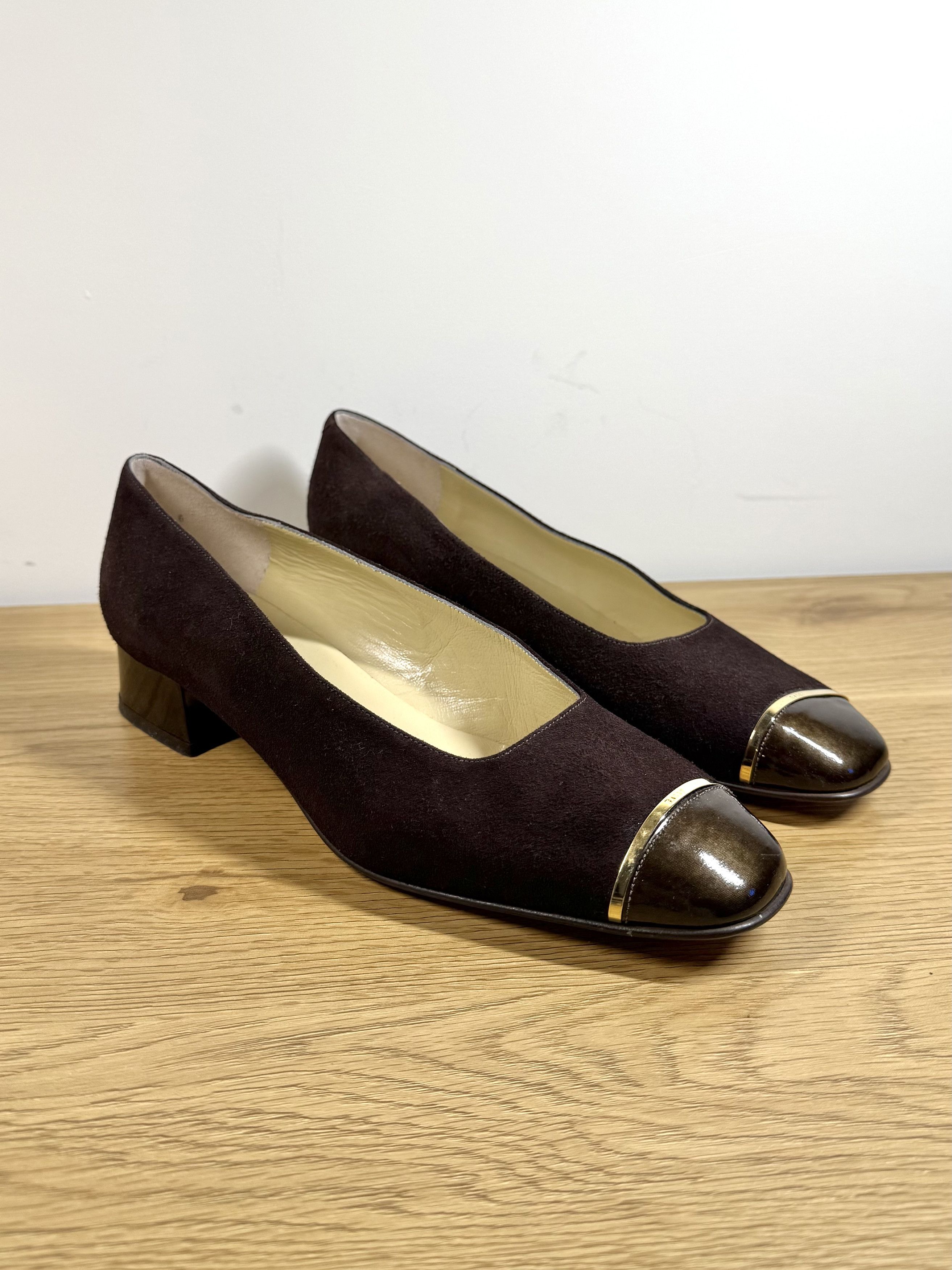 Bally Women's Vintage Bally Pumps Loafers US8/39 Size US 8 / IT 38 - 11 Thumbnail