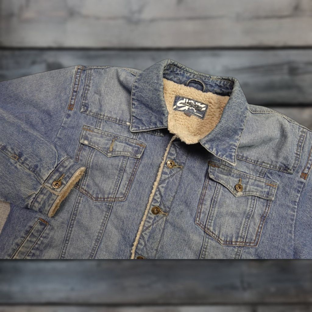 Denime VINTAGE Skate Denim Jacket Mens 2XL Blue Light Wash Sherpa Lined Bomber Jacket Casual Winter Size US XXL / EU 58 / 5 - 1 Thumbnail