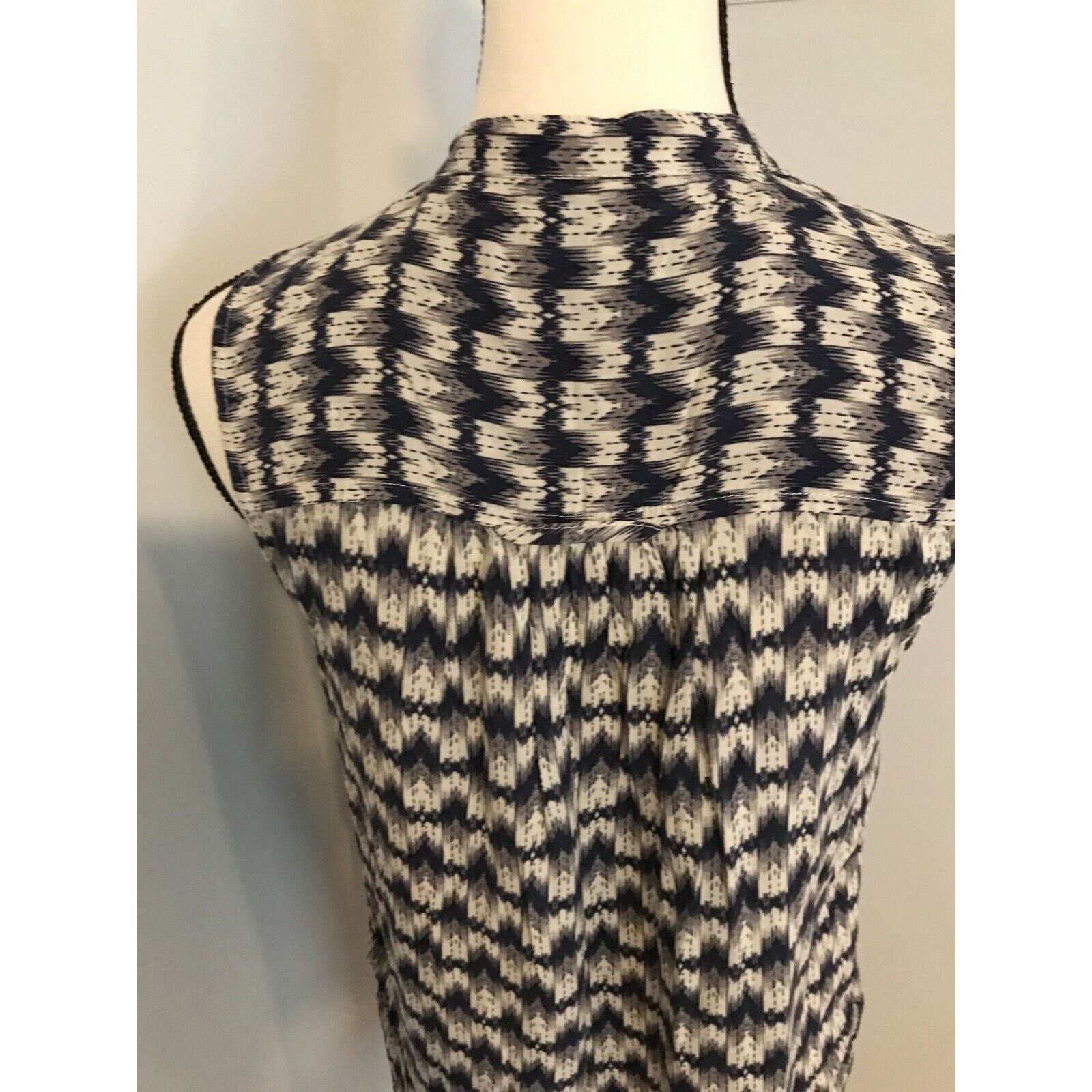 Anthropologie Anthropologie Maeve Petunia Pintucked Blue Tank - Size Small Size S / US 4 / IT 40 - 4 Thumbnail