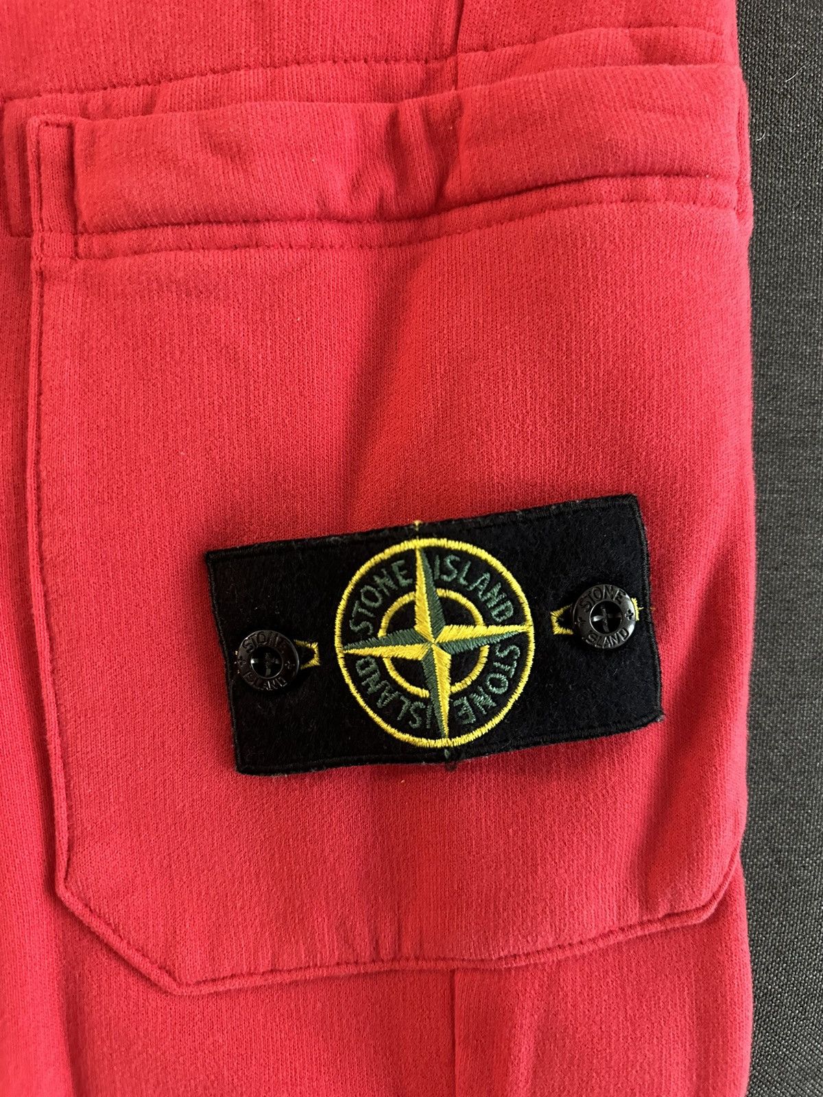 Stone Island Red stone island joggers size XL Size US 36 / EU 52 - 6 Thumbnail