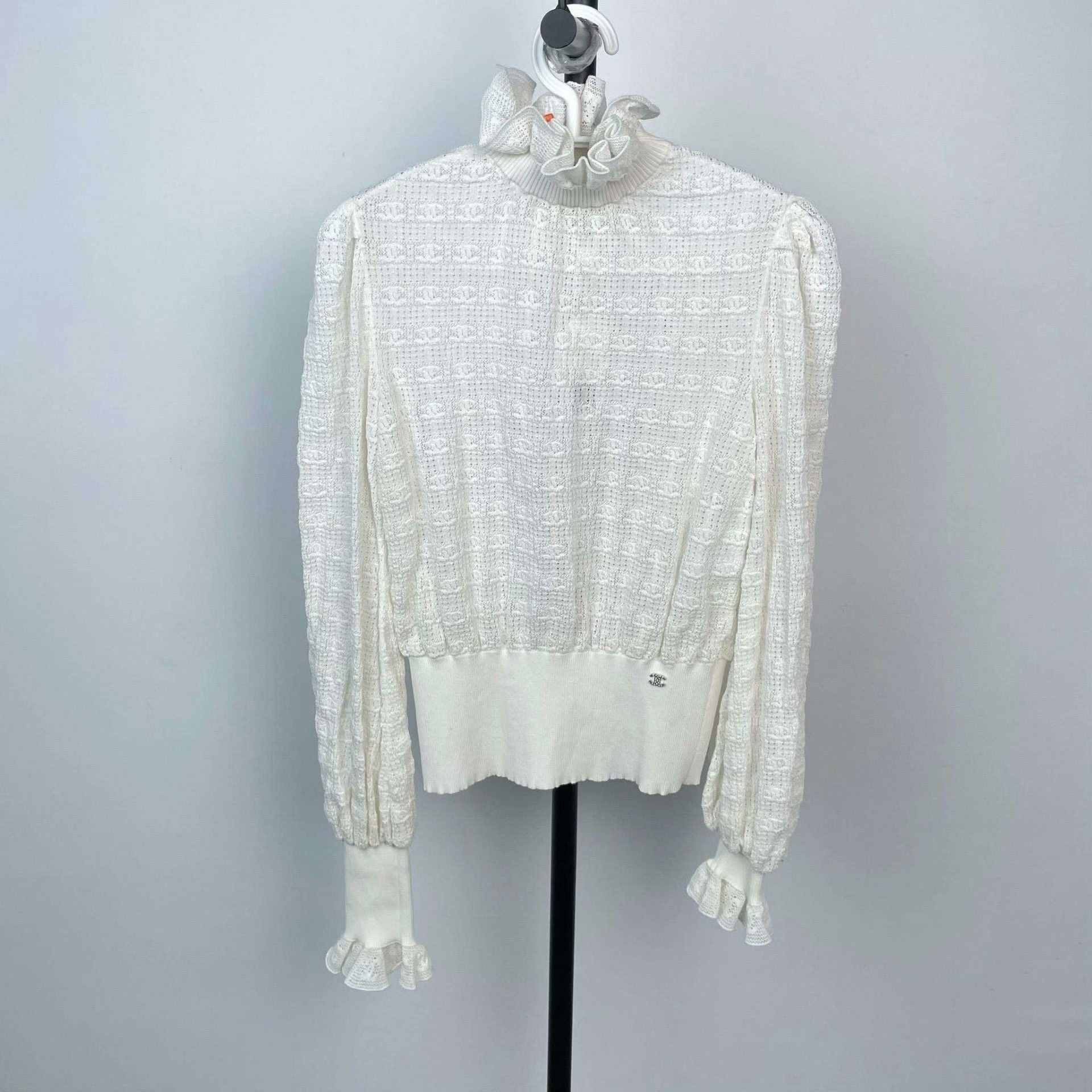 Chanel Chanel Knit Sweater 36 Women Size S / US 4 / IT 40 - 1 Thumbnail