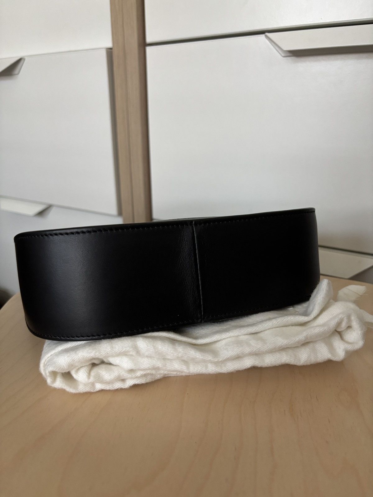 The Row The Row Half Moon Shoulder Bag Black Size ONE SIZE - 3 Thumbnail