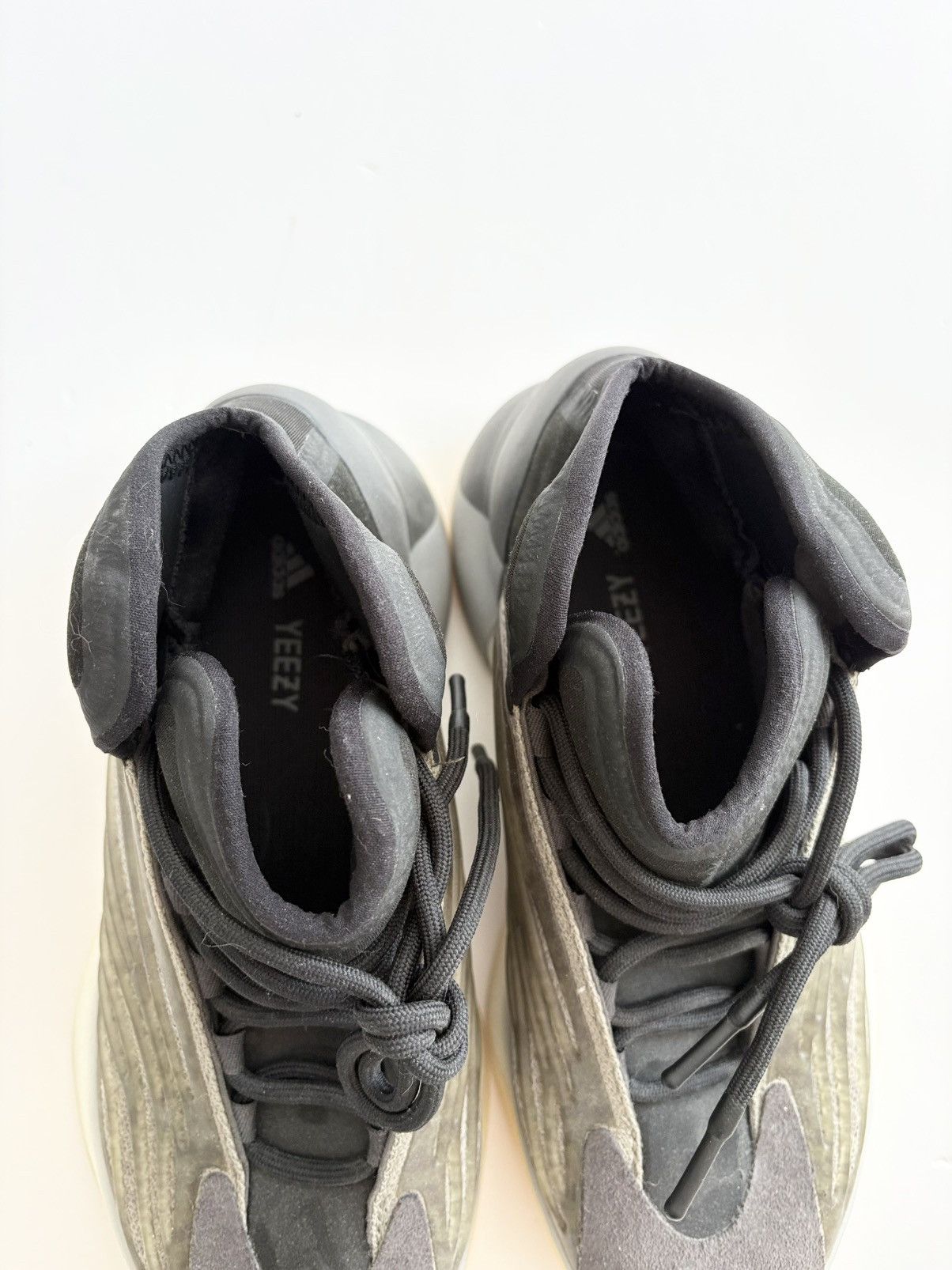 Yeezy Yeezy Quantum in Barium Size US 8 / EU 41 - 8 Thumbnail