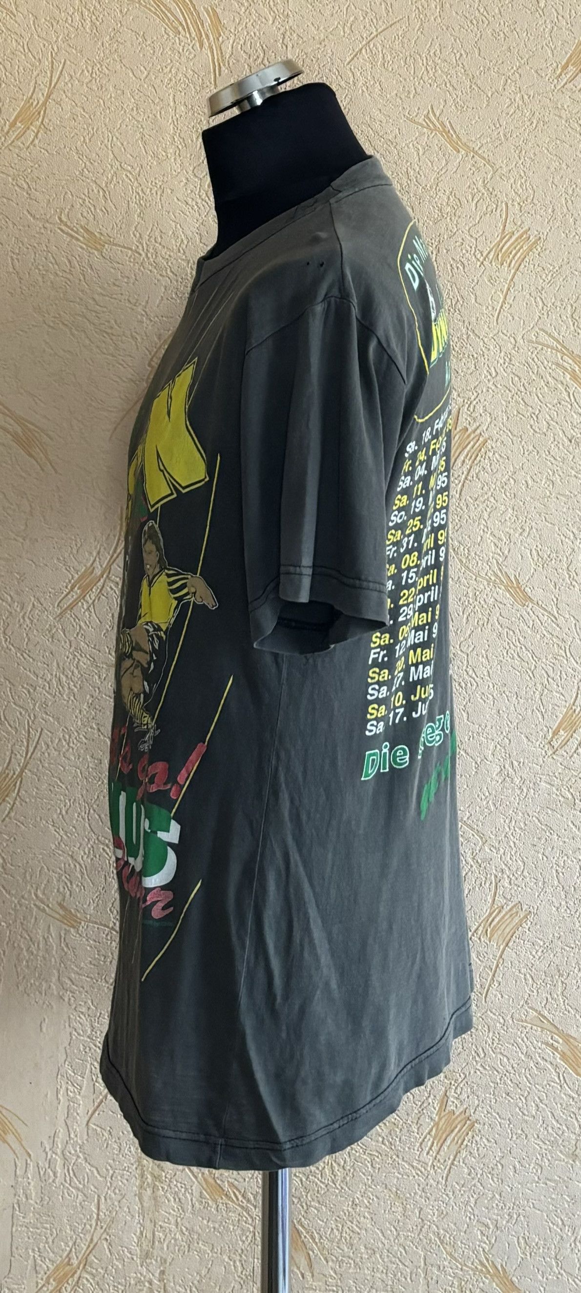Vintage Dynamo Dresden Soccer 1995 Hessner by CHW T-shirt Roz. S Size US S / EU 44-46 / 1 - 3 Thumbnail