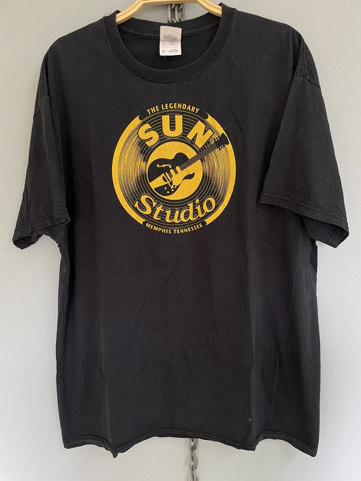 Vintage Vintage The Legendary SUN Studio t shirt Size US XL / EU 56 / 4 - 3 Thumbnail