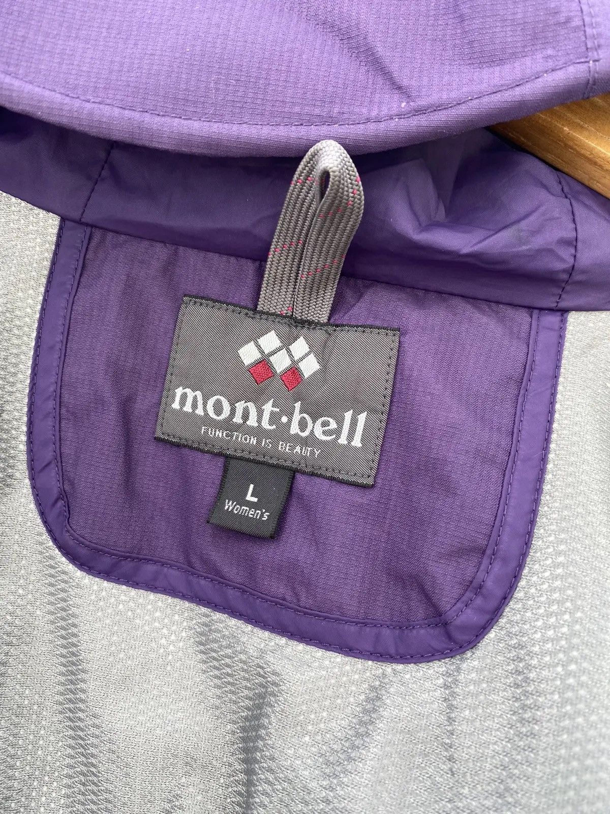 Goretex Montbell Goretex Windbreaker Jacket Light Color Design Size US L / EU 52-54 / 3 - 12 Thumbnail