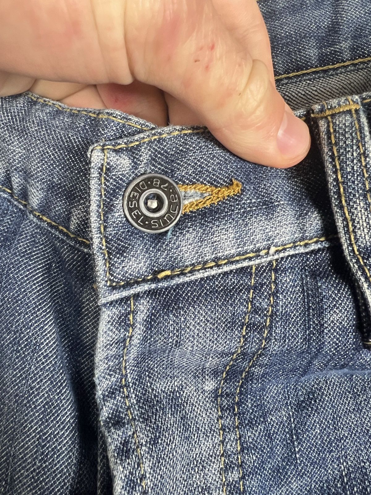 Diesel Vintage Diesel Embroidered Logo Distressed Faded Jeans Y2k Size US 32 / EU 48 - 8 Thumbnail