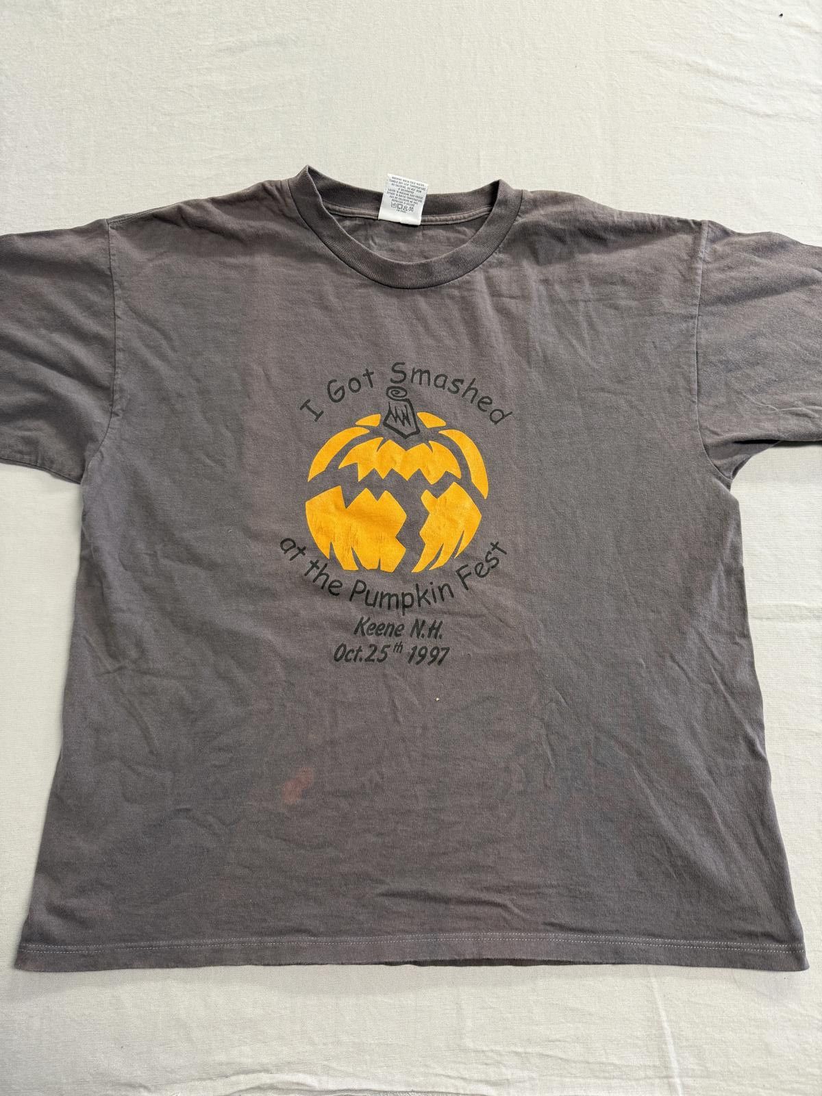 Gildan Vintage Halloween Pumpkin Fest T-shirt Keene NH 1997 - XL Size US XL / EU 56 / 4 - 1 Thumbnail