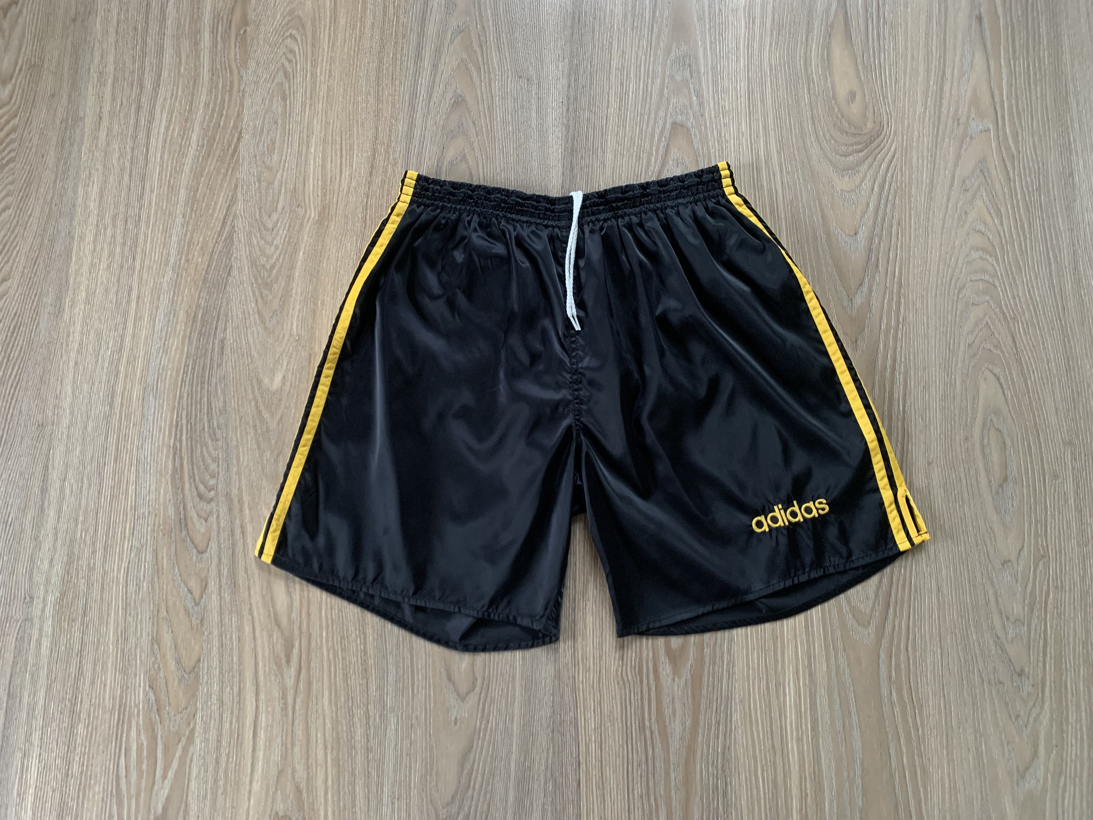 Adidas × Vintage Adidas Rare Nylon Black Yellow Stripe Shorts Size US 38 / EU 54 - 1 Thumbnail