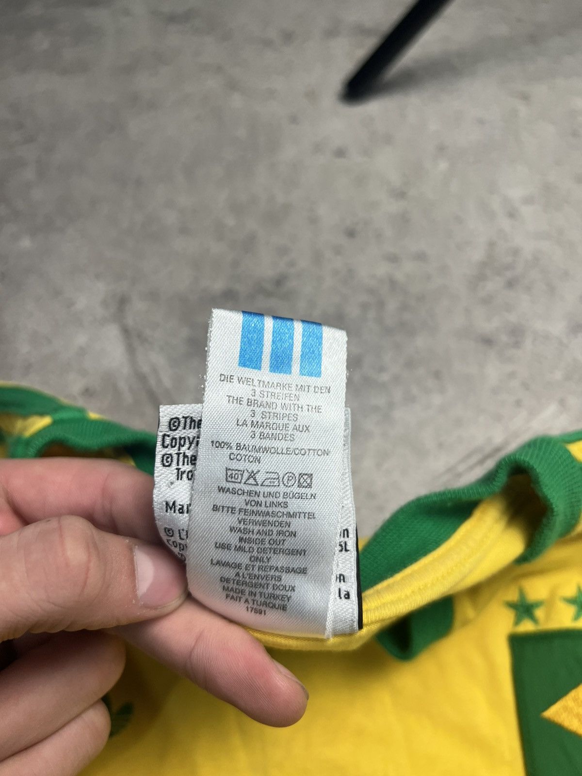 Adidas Vintage World Cup 1998 Brazil Tee Size US L / EU 52-54 / 3 - 8 Thumbnail