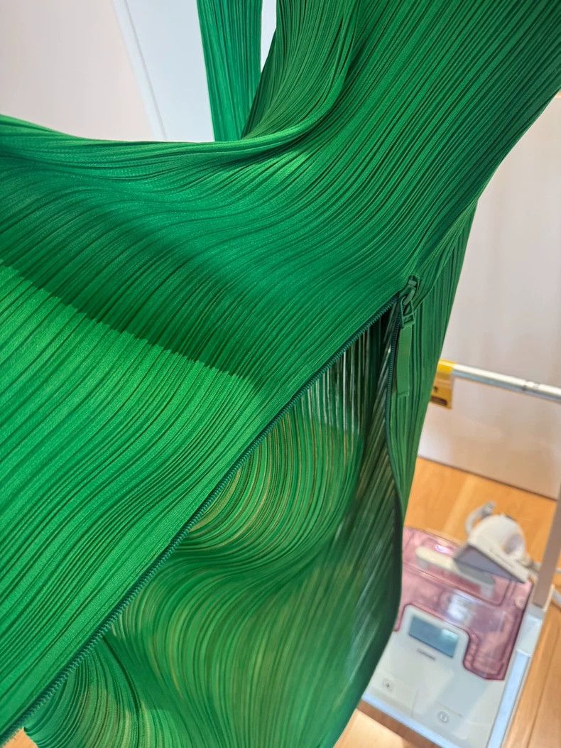 Other Issey Miyake size:3 Dark green pleated long-sleeved dress Size M / US 6-8 / IT 42-44 - 2 Thumbnail