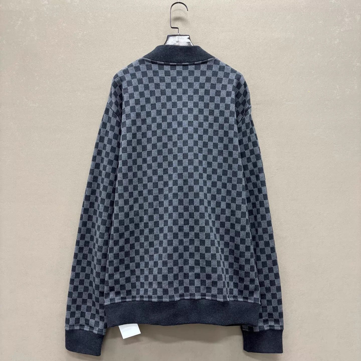 Louis Vuitton Louis Vuitton Damier cashmere knit L new w/ tags Size US L / EU 52-54 / 3 - 2 Thumbnail