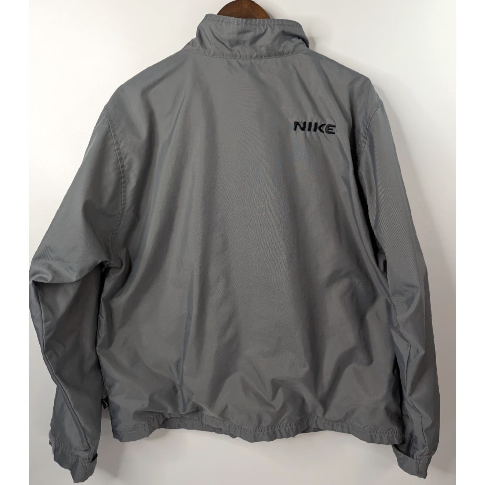 Nike VINTAGE Nike Gray Retro Windbreaker Full Zip Jacket M Adults 90s Nike Windbreaker Gray Full Zip Mens Jacket Size US M / EU 48-50 / 2 - 7 Thumbnail