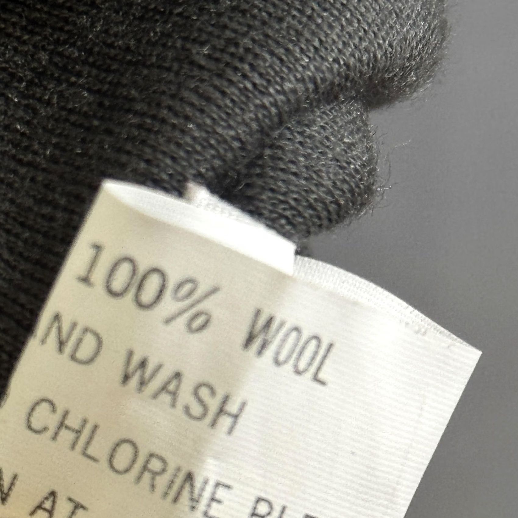 Vintage Albavarden Sweater Mens Medium Gray V-Neck 100% Wool Pockets Pullover Knit Ribbed Cuffs Hem Tag N/A Size US M / EU 48-50 / 2 - 6 Thumbnail