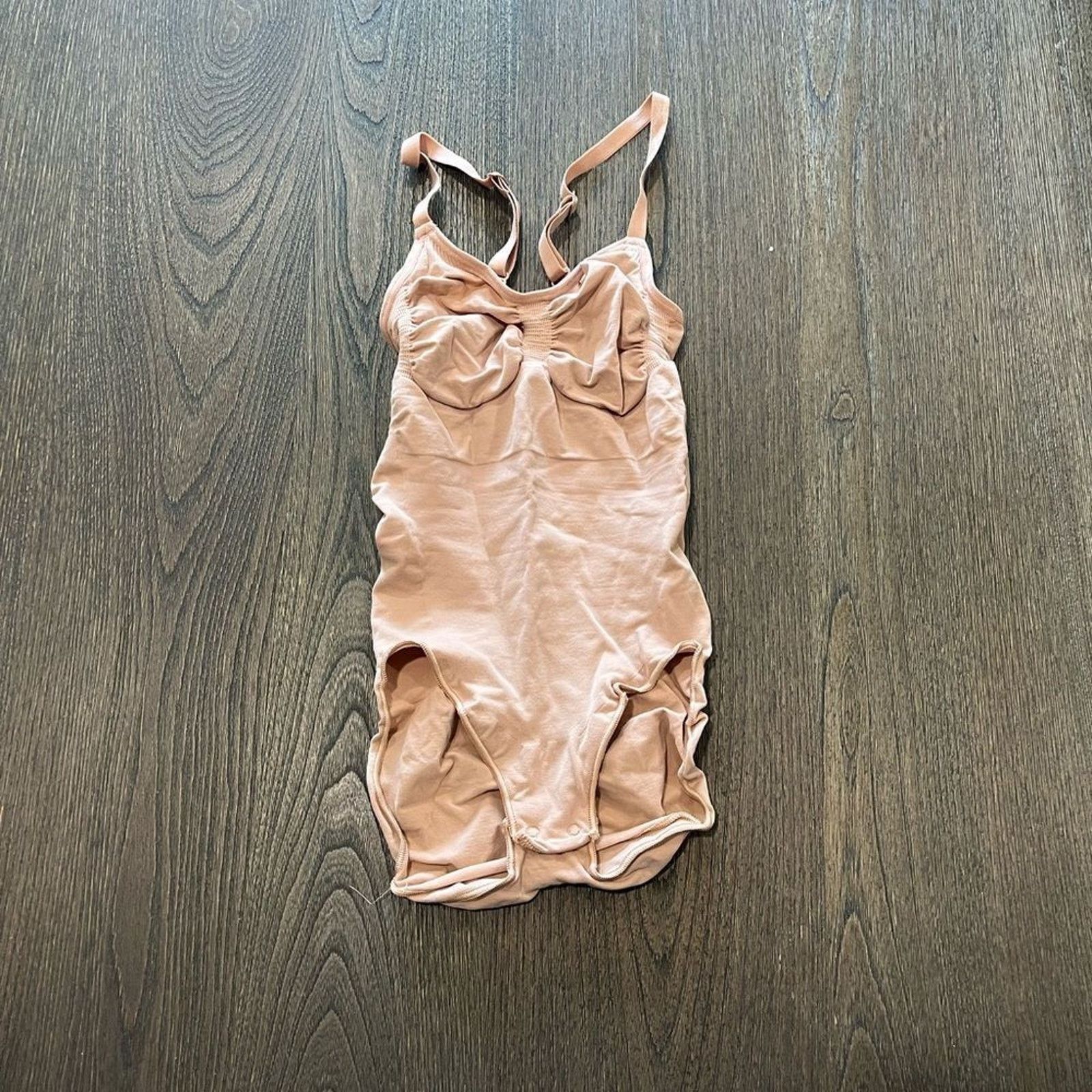SKIMS NWOT Skims Sculpting Bodysuit - Size S/M Size S / US 4 / IT 40 - 1 Thumbnail