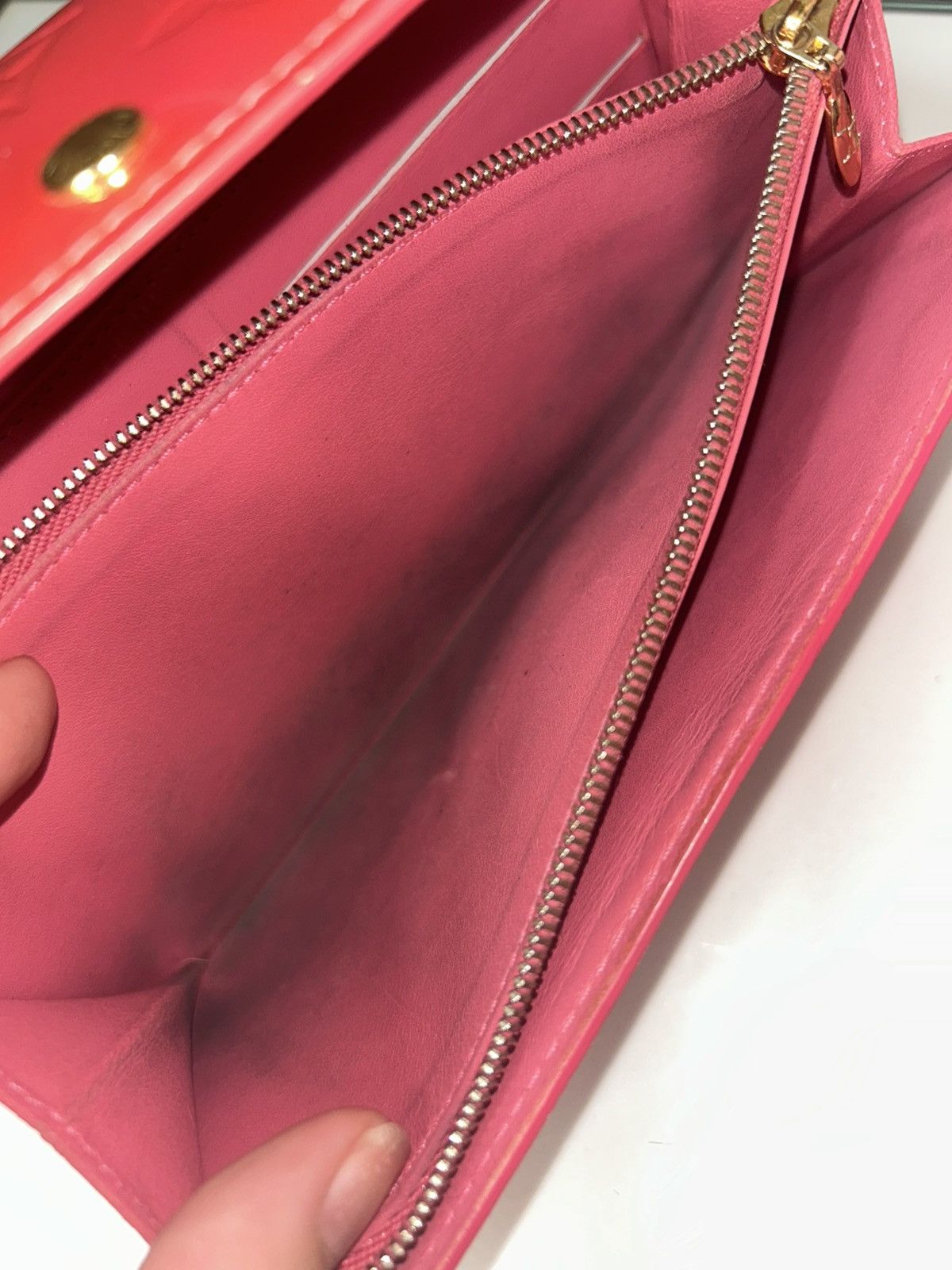 Louis Vuitton Louis Vuitton Monogram Pink Vernis Wallet TH0066 Size ONE SIZE - 6 Thumbnail