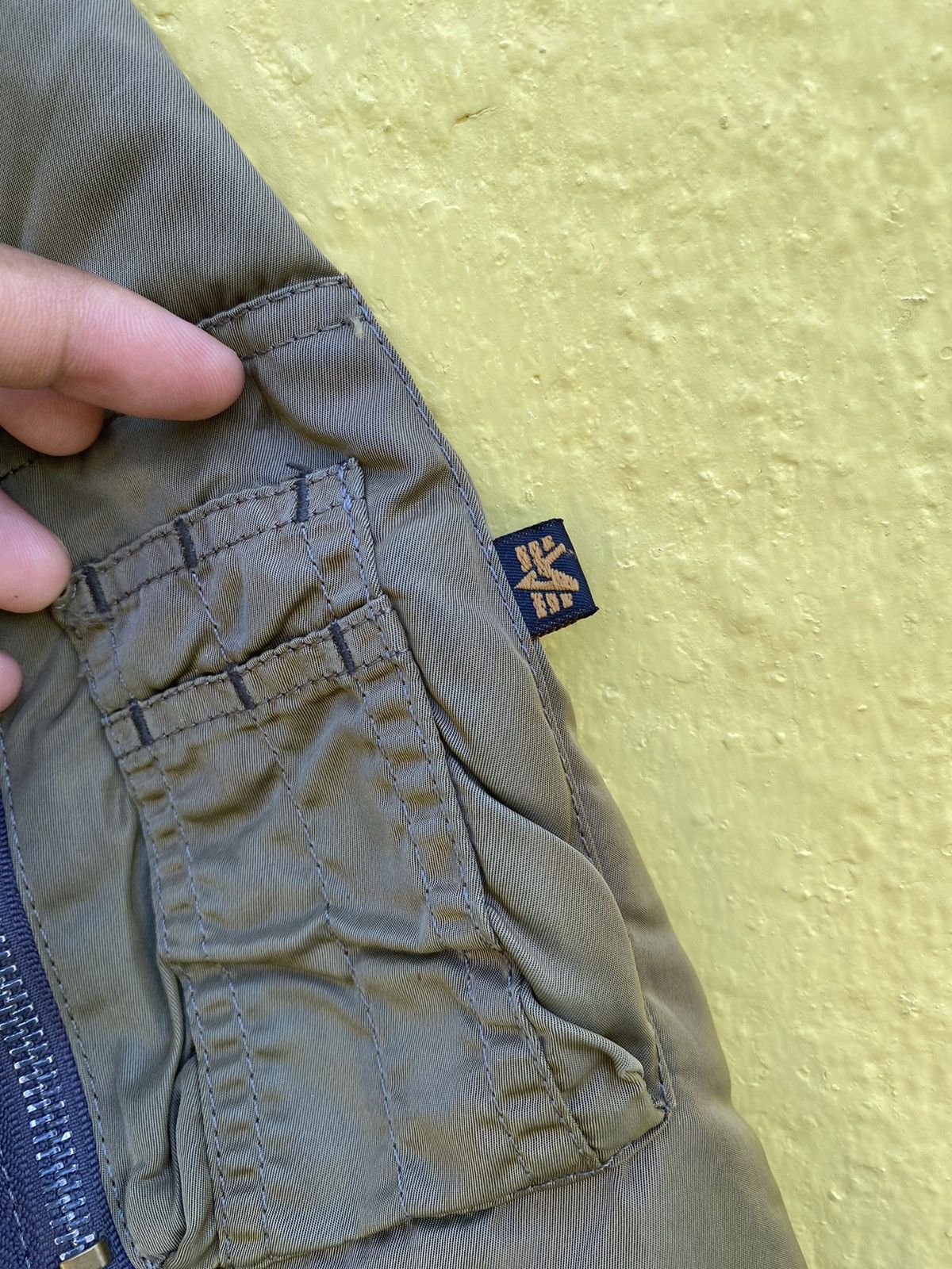 Alpha Industries Vintage Ma-1 Alpha industries sunfaded bomber jacket Size US M / EU 48-50 / 2 - 19 Thumbnail