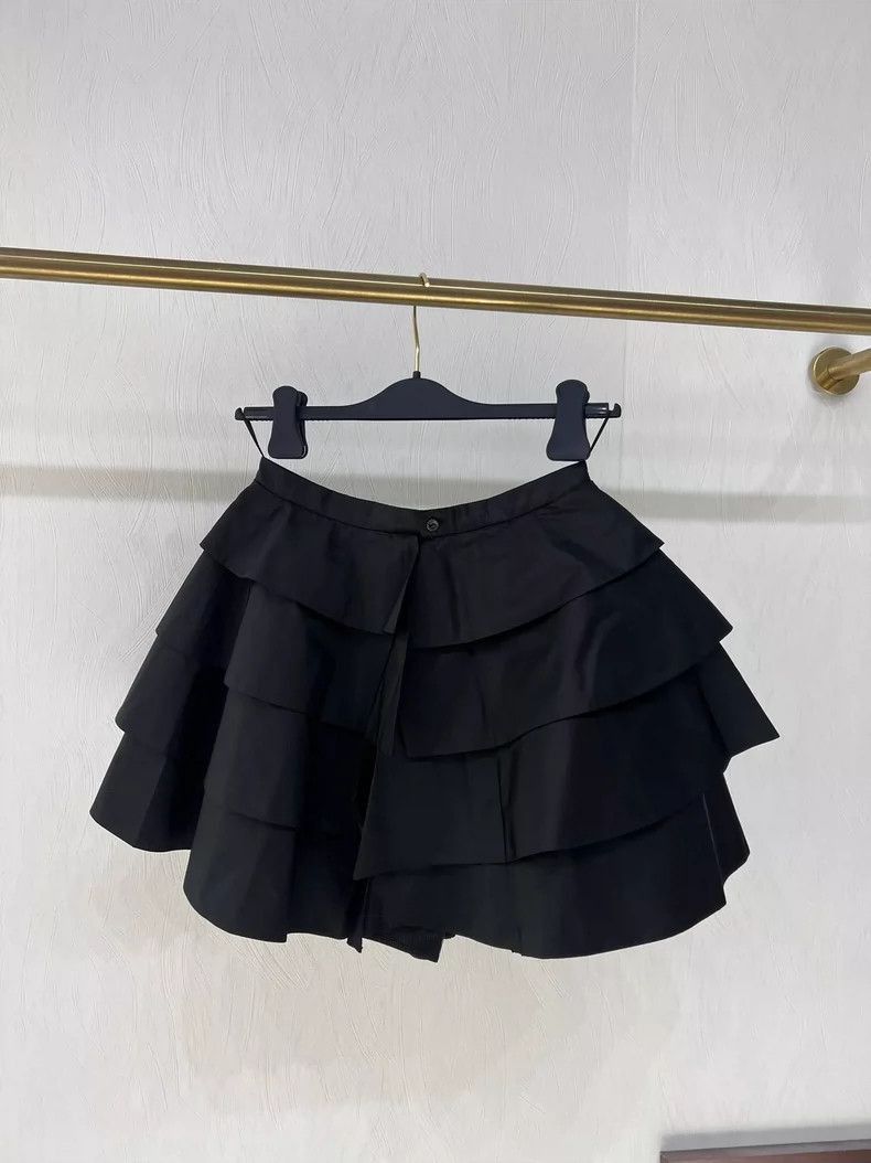 Louis Vuitton Black Ruffled Skirt with Pleated Design-2506 Size 35" - 2 Thumbnail