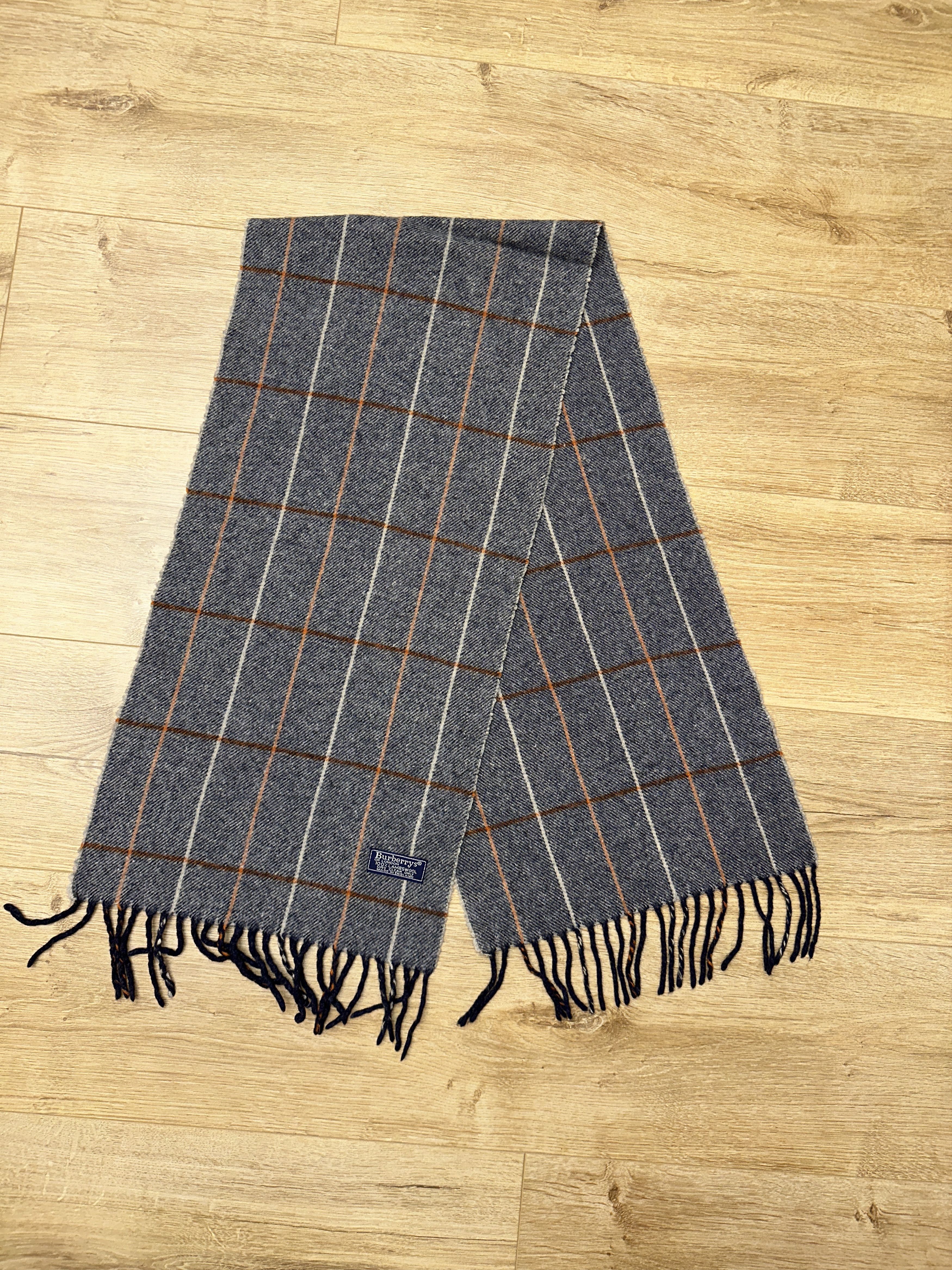 Burberry Iconic Burberrys Vintage Lambswool Tartan Scarf 140x30cm Size ONE SIZE - 1 Thumbnail