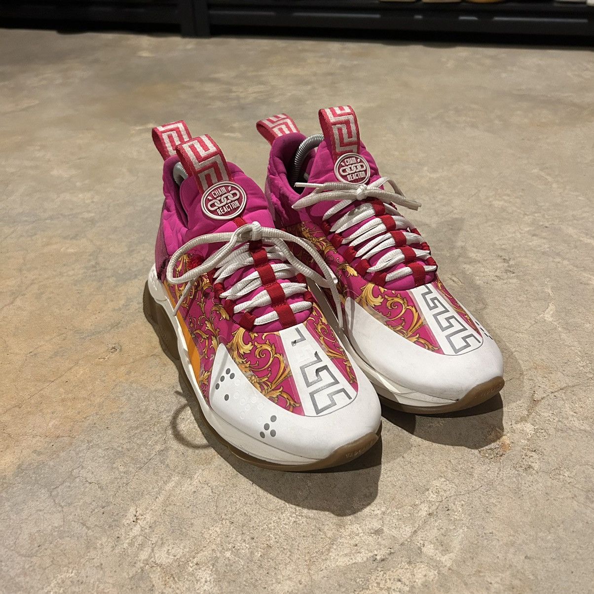 Designer × Versace Versace Cross Chainer Baroque Pink Print Sneakers EU 40 Size US 7 / EU 40 - 8 Thumbnail