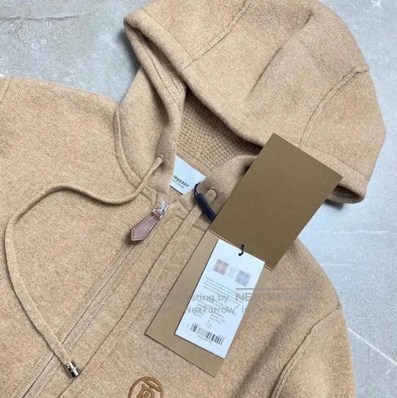 Burberry Burberry Khaki Cashmere Hoodie for Men. Size US S / EU 44-46 / 1 - 2 Thumbnail
