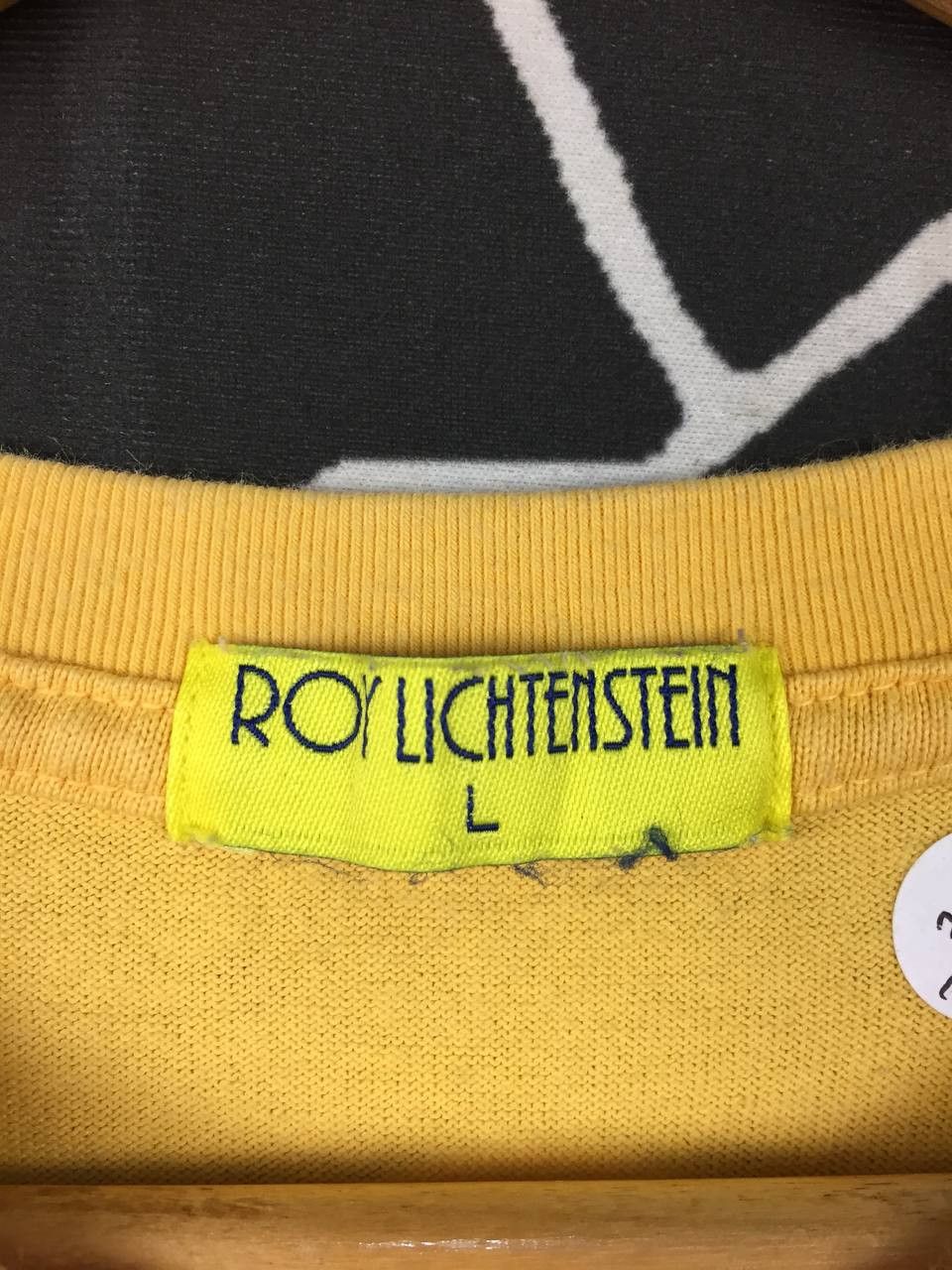 Uniqlo Uniqlo X Roy Lichtenstein Golf Ball Pop Art Tee Size L Size US L / EU 52-54 / 3 - 8 Thumbnail