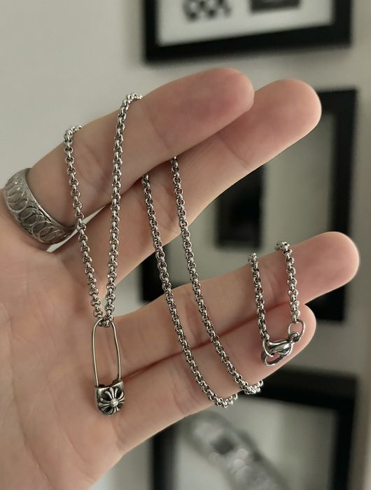 Chrome hearts online pin earring