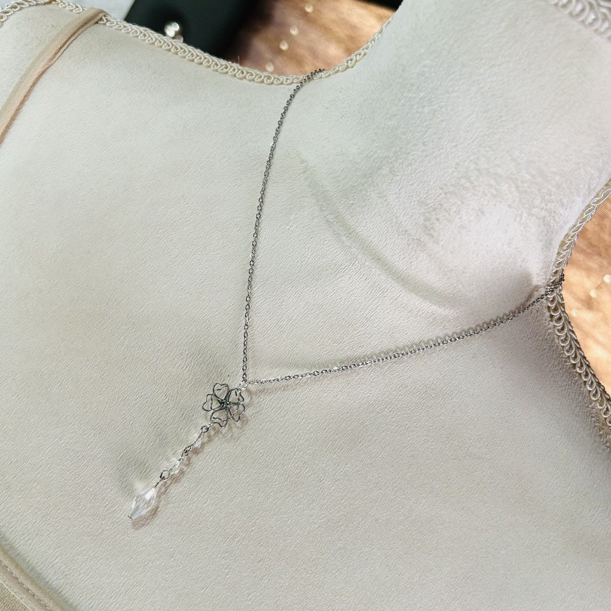 Handmade Handcrafted wired floral acrylic chandelier pendant necklace Size ONE SIZE - 1 Thumbnail