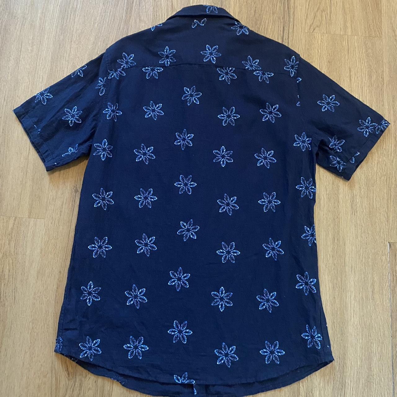 Other Navy blue floral button up shirt #floralshirt Vacation Size US M / EU 48-50 / 2 - 2 Thumbnail
