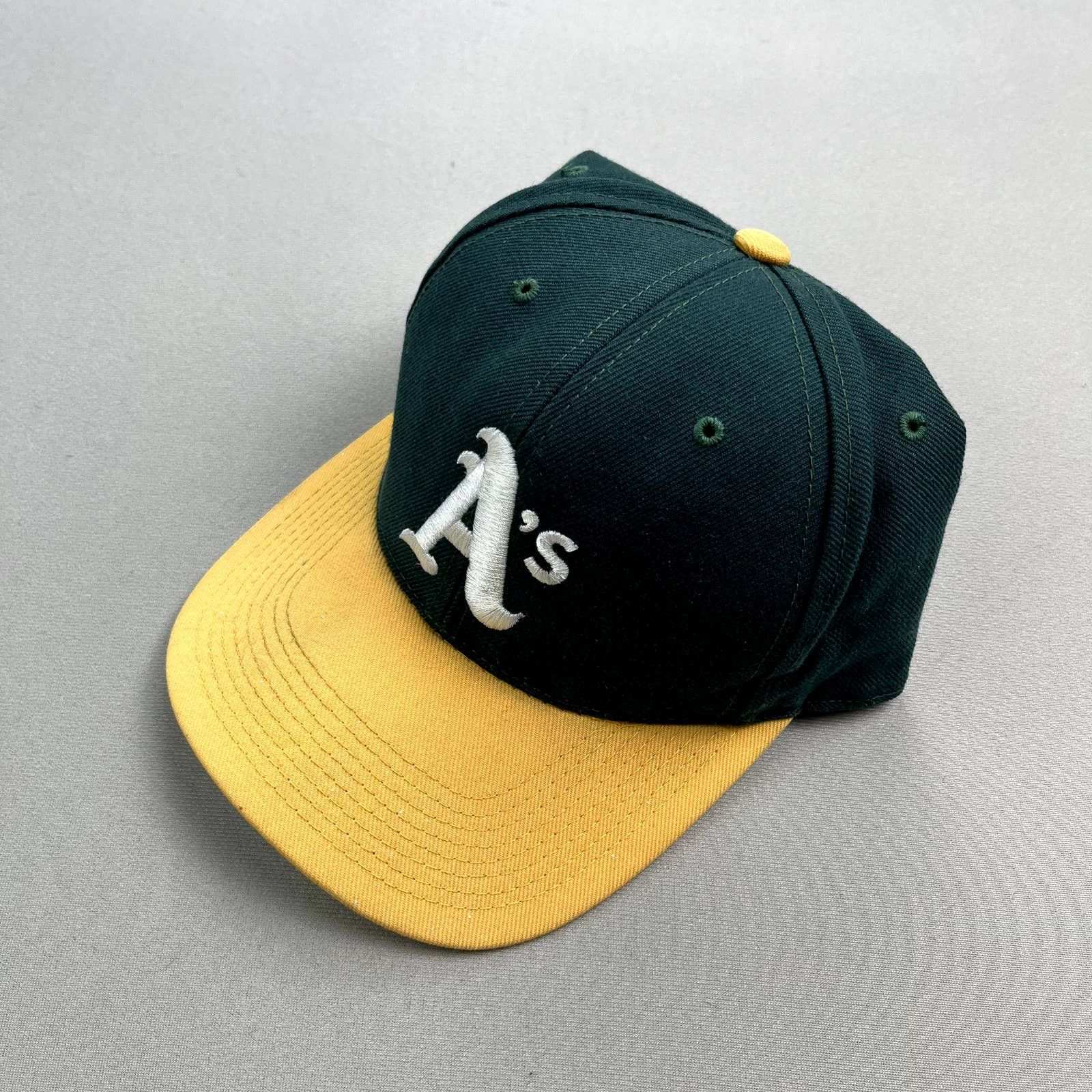 Oakland A's MLB Vintage Sports Specialties Fitted Hat 7 1/2