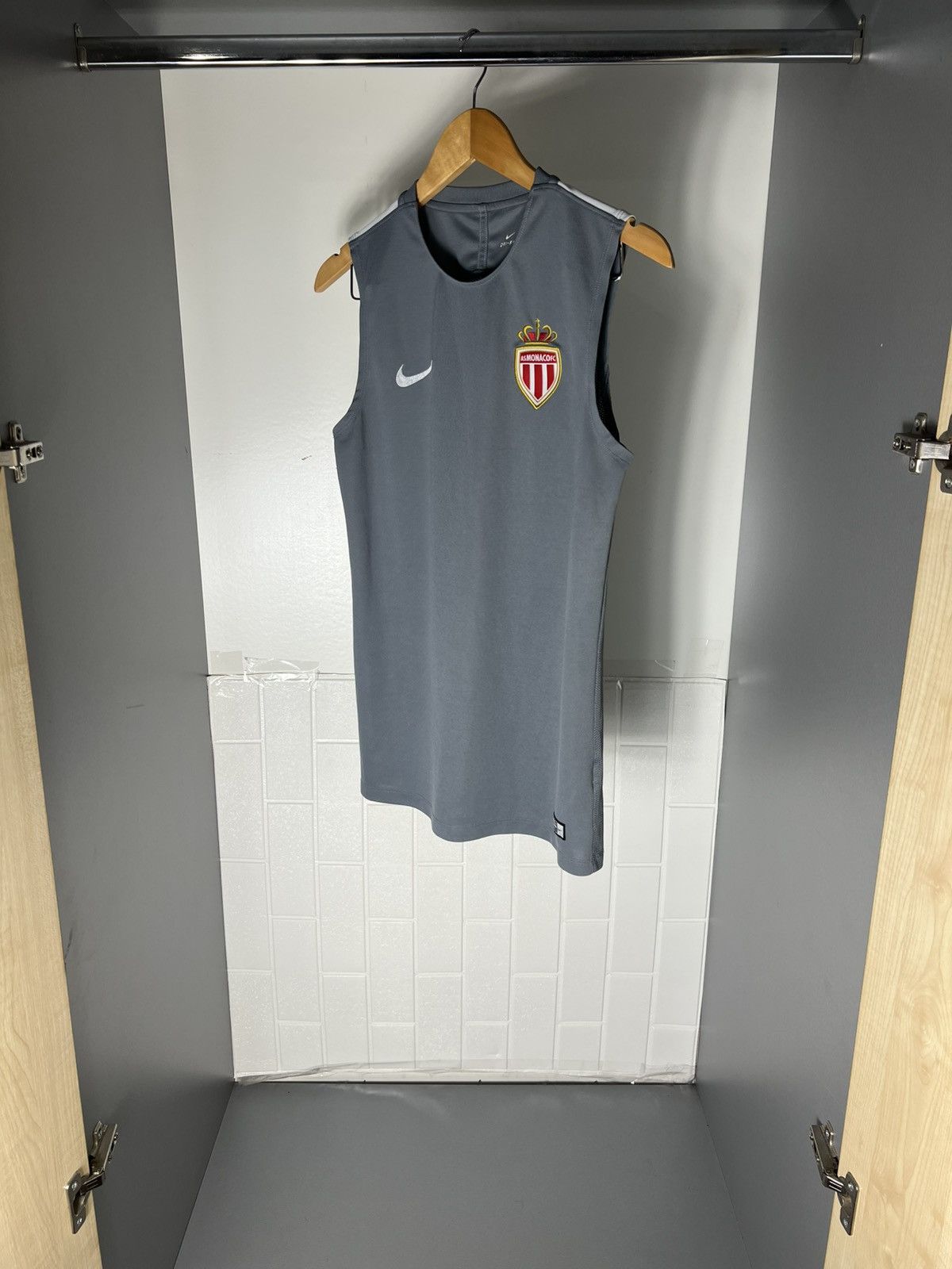 Nike VINTAGE NIKE FC AS MONACO FRANCE RETRO SOCCER JERSEY Y2K 90s Size US S / EU 44-46 / 1 - 14 Thumbnail