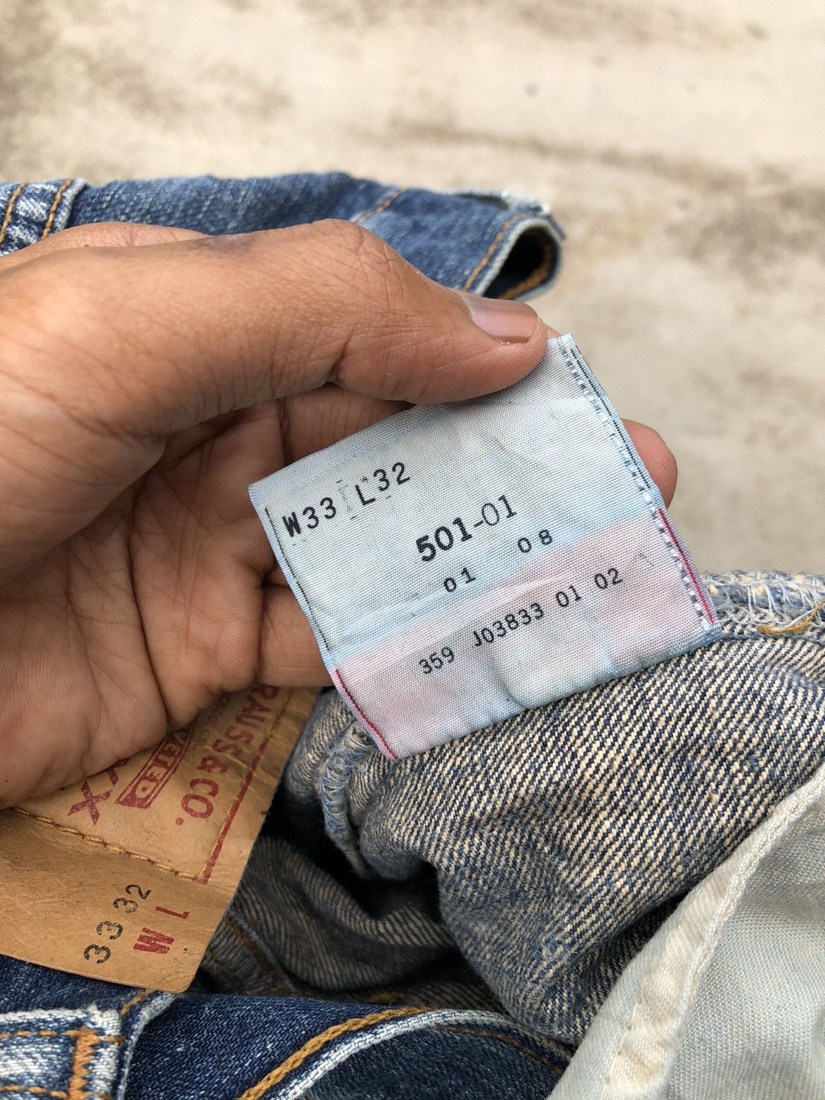 Levi's VINTAGE LEVIS 501 DISTRESSED JEANS Size US 33 - 4 Thumbnail