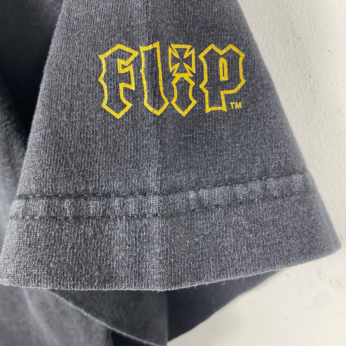 Flip Skateboards Vintage 00s FLIP SKATEBOARDS Logo Faded Tee Shirt Medium Size US M / EU 48-50 / 2 - 3 Thumbnail
