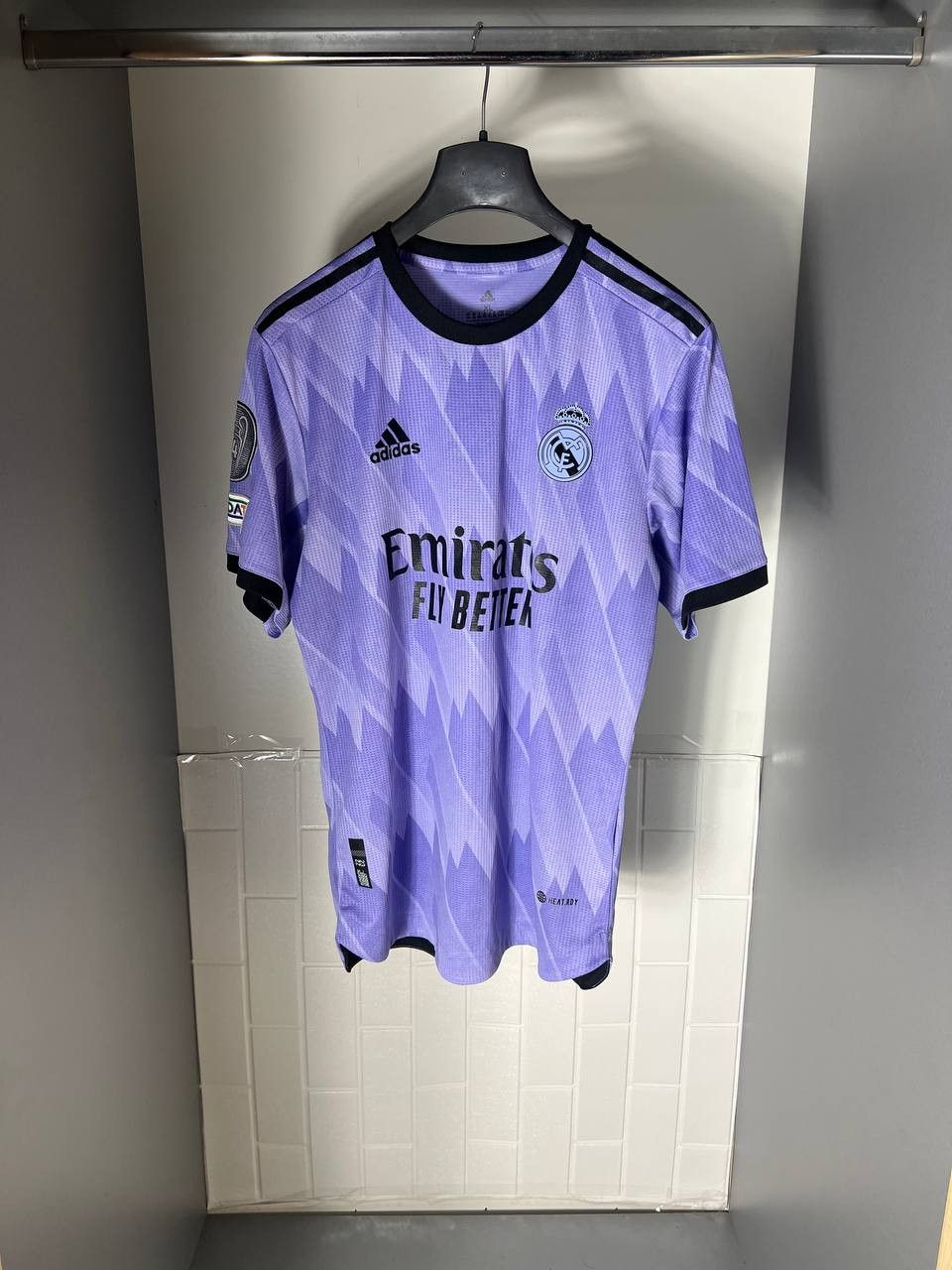Vintage VERY RARE ADIDAS REAL MADRID SPAIN SOCCER JERSEY RETRO Y2K Size US XL / EU 56 / 4 - 1 Thumbnail