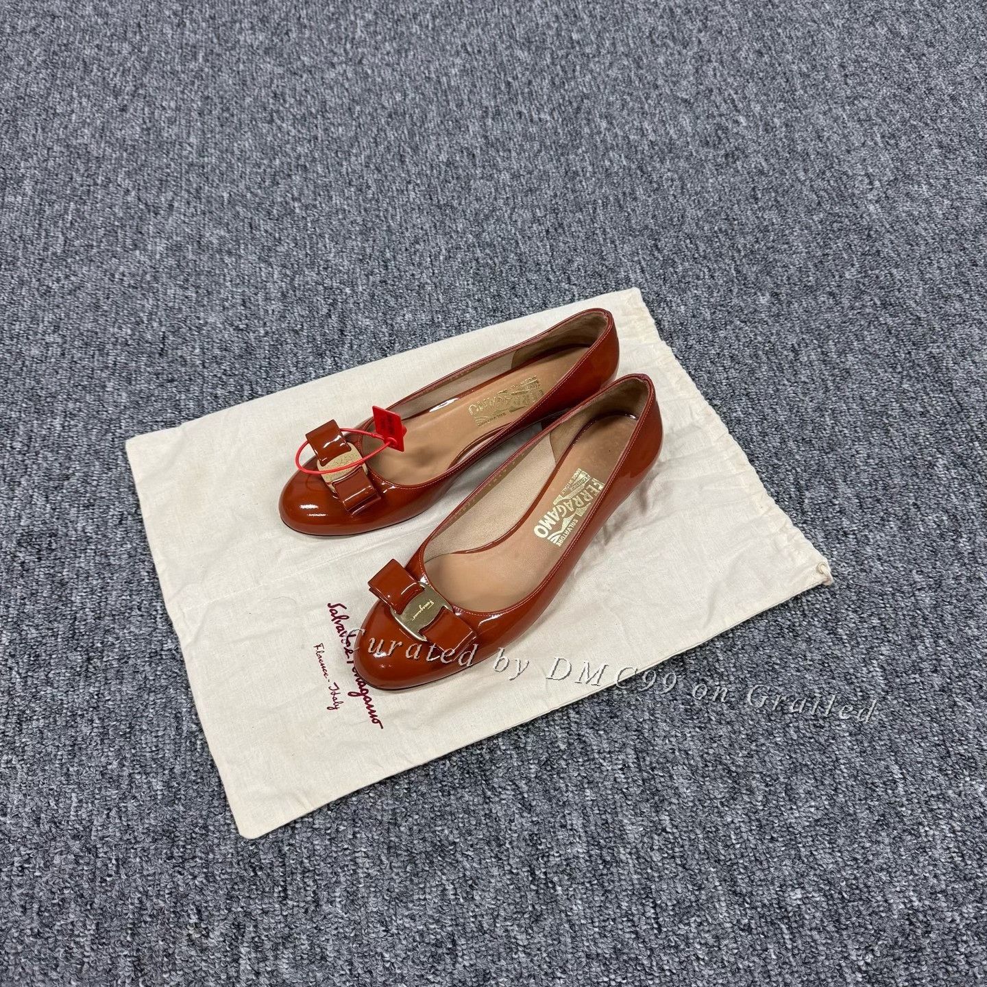 Salvatore Ferragamo Ferragamo Patent Leather Bow Low-Heel Shoes Size US 6 / IT 36 - 1 Thumbnail