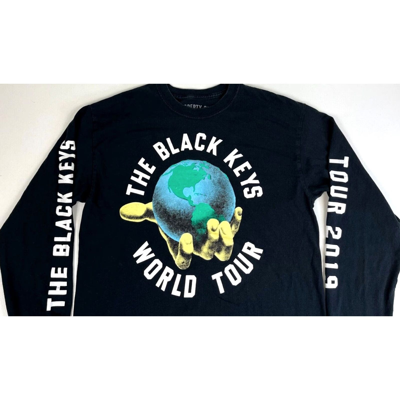 Vintage The Black Keys World Tour 2019 Long Sleeve T-Shirt - Men's M, Double-Sided, 100% Cotton, Black, Crew Neck, Solid, Band, Music Size US M / EU 48-50 / 2 - 3 Thumbnail