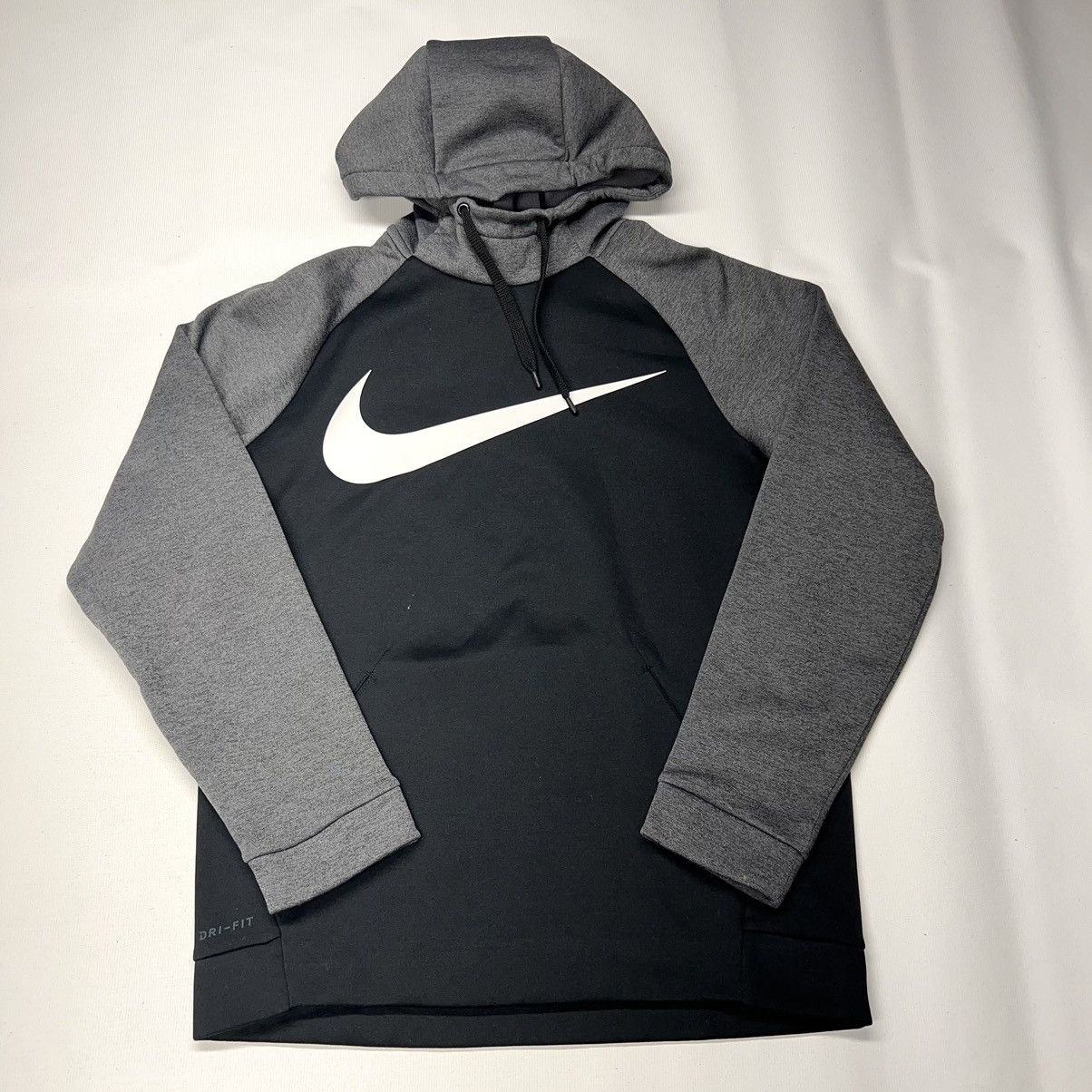 Nike Nike Dri Fit Hoodie Black Sweatshirt Sweater Pullover Fleece Size US S / EU 44-46 / 1 - 1 Thumbnail