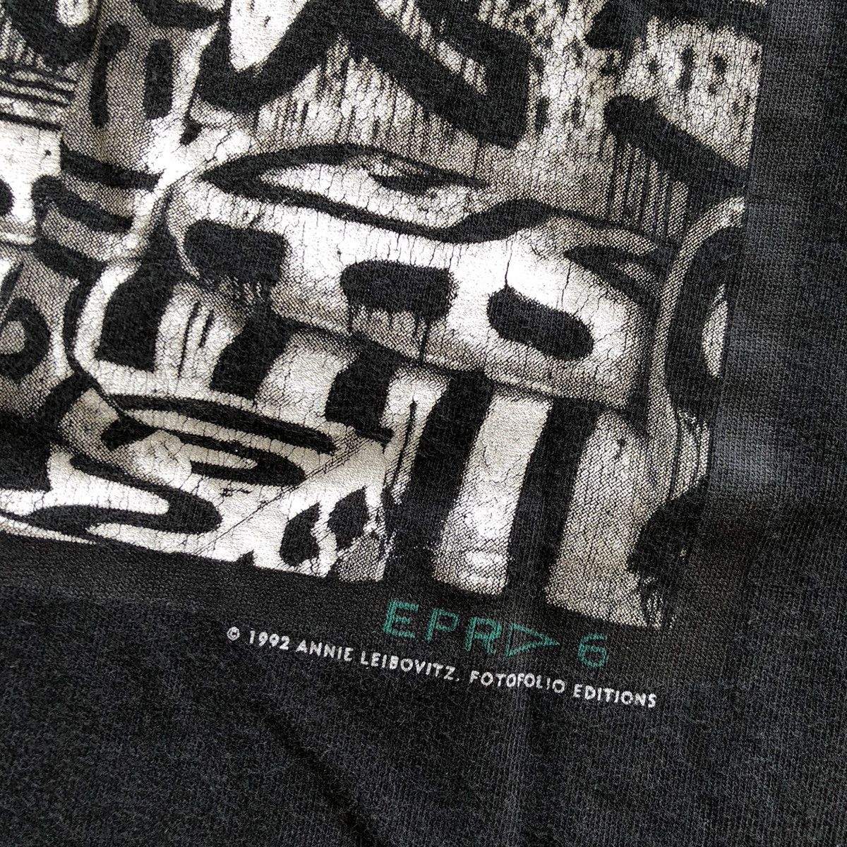 Keith Haring Rare KEITH HARING 1992 Photo by Annie Leibovitz T-Shirt Size US L / EU 52-54 / 3 - 6 Thumbnail