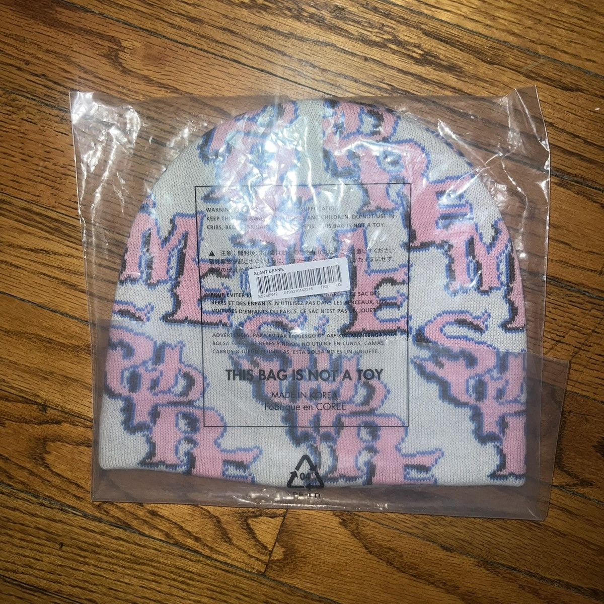 Supreme Supreme Slanted Gothic Outline Beanie Tan Pink Size One Size Size ONE SIZE - 4 Thumbnail