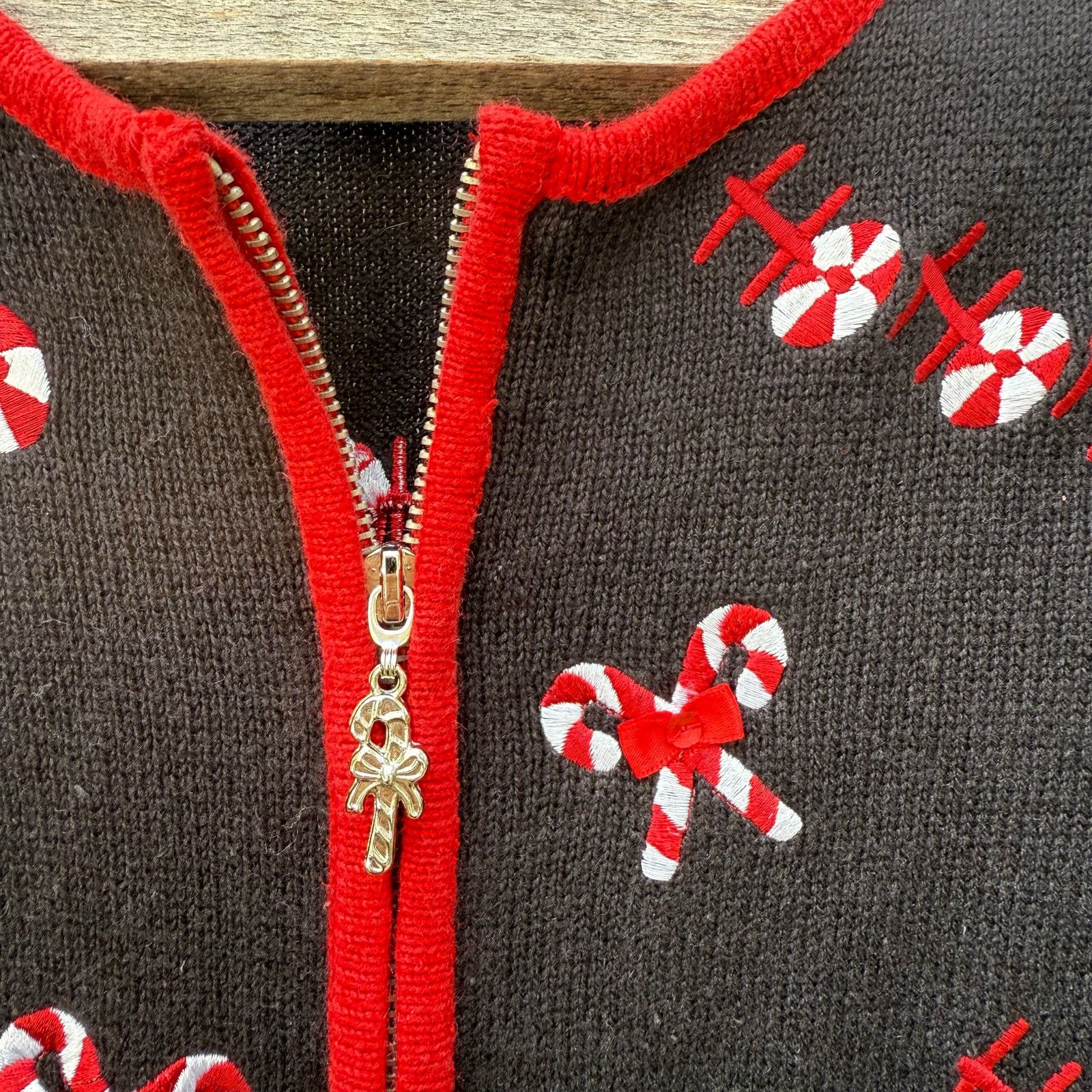 Vintage Y2K Ugly Christmas Sweater Vest Candy Cane Peppermints M Size M / US 6-8 / IT 42-44 - 2 Thumbnail