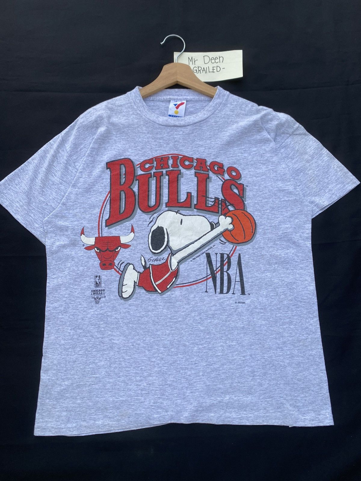 NBA Rare Vintage 90s Chicago Bulls X Snoopy Tshirt Size US L / EU 52-54 / 3 - 5 Thumbnail