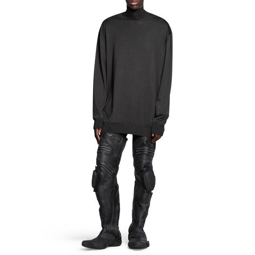 Balenciaga o1w1db11225 BB Oversized Turtleneck Sweater in Black Size US M / EU 48-50 / 2 - 3 Thumbnail