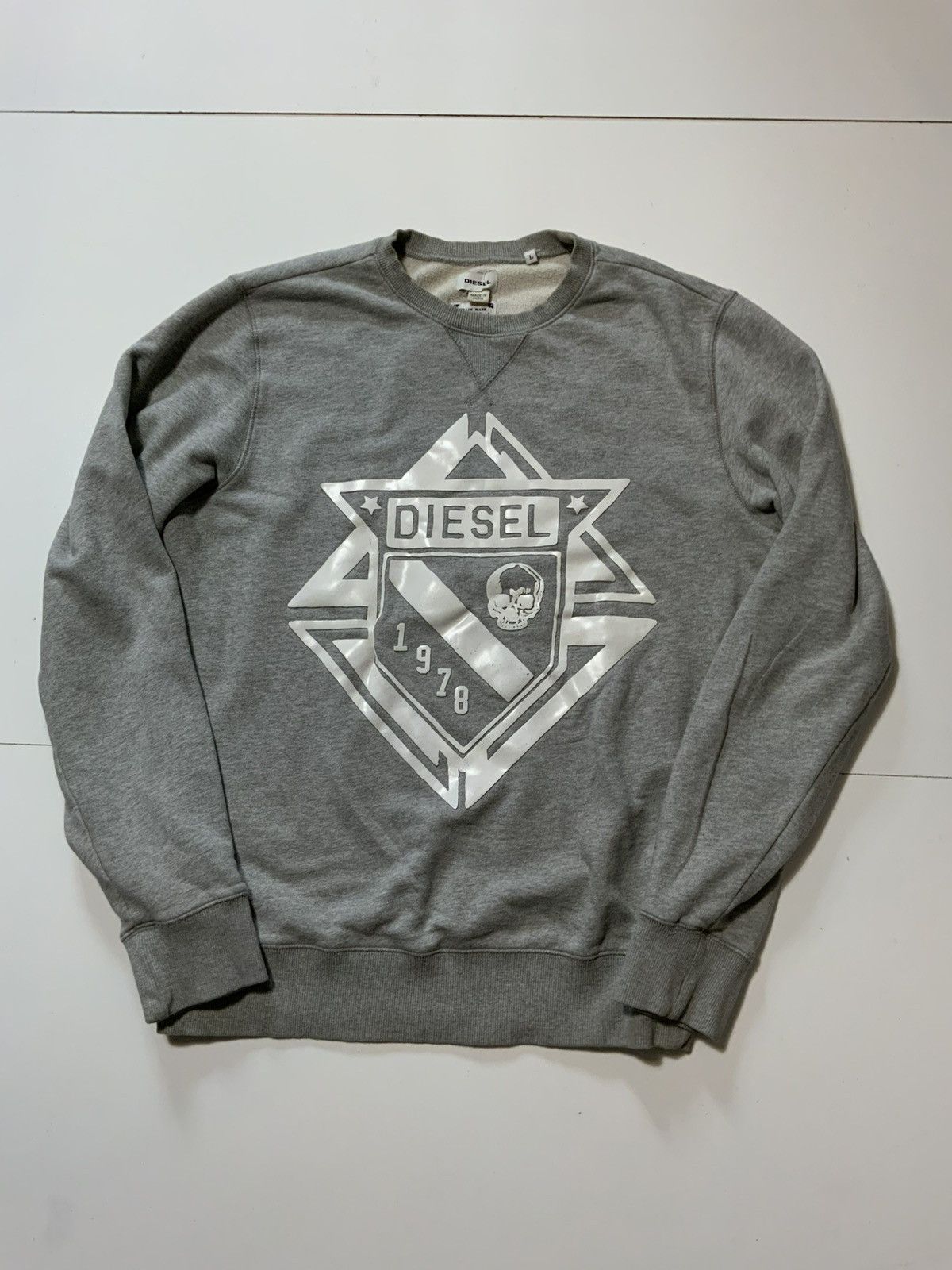 Diesel Diesel Gray Skull Crest Shield Graphic Crewneck Sweatshirt Size US L / EU 52-54 / 3 - 1 Thumbnail